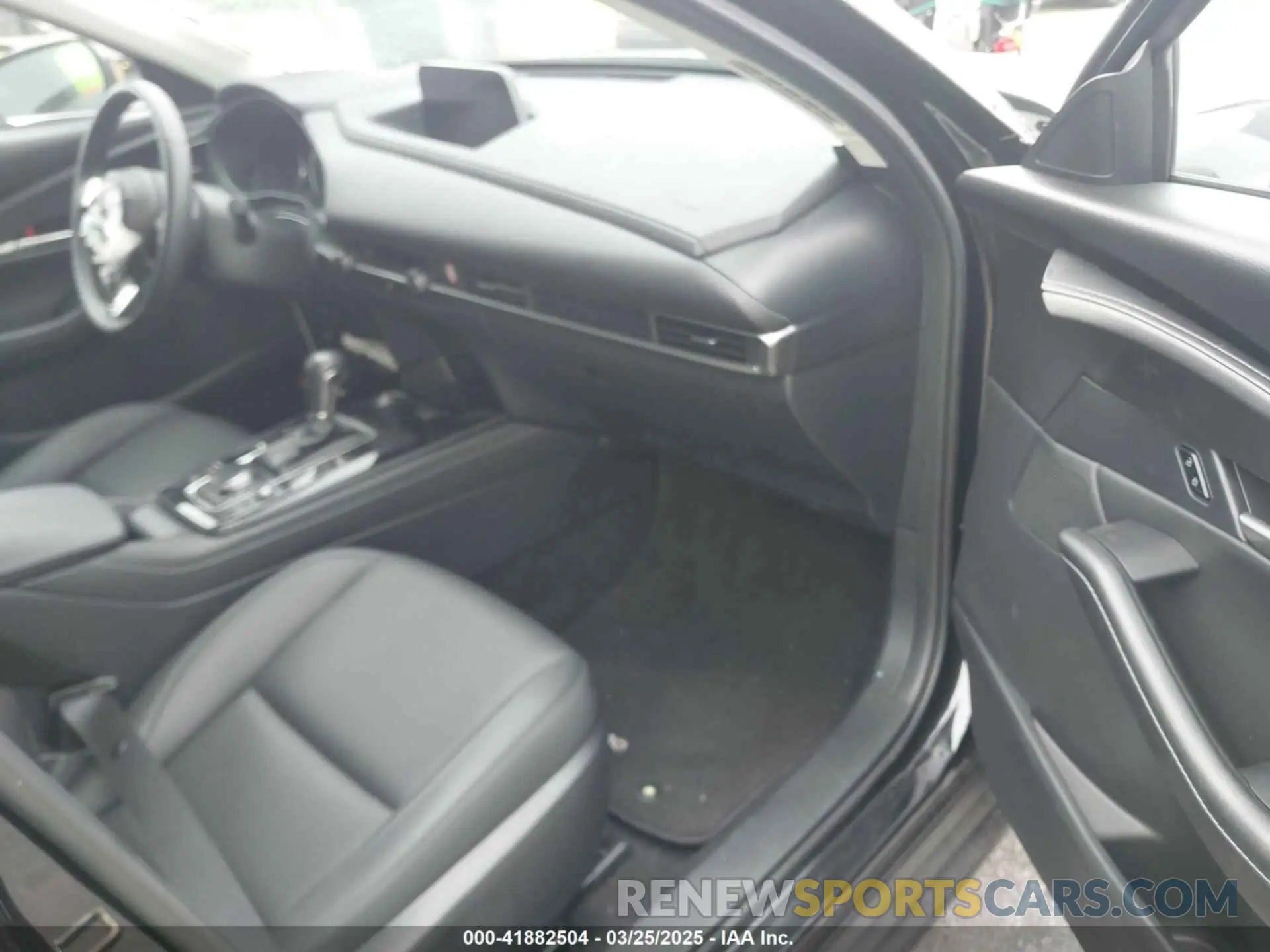 5 fotografías del automóvil dañado 3MVDMBBMXRM695310 MAZDA CX-30 2024