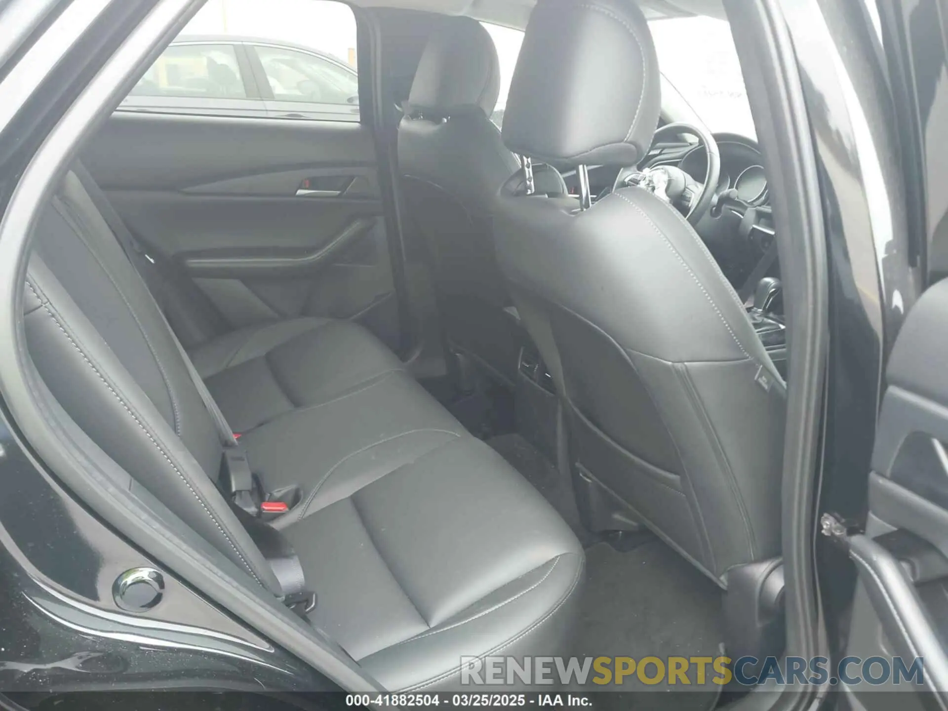 8 fotografías del automóvil dañado 3MVDMBBMXRM695310 MAZDA CX-30 2024