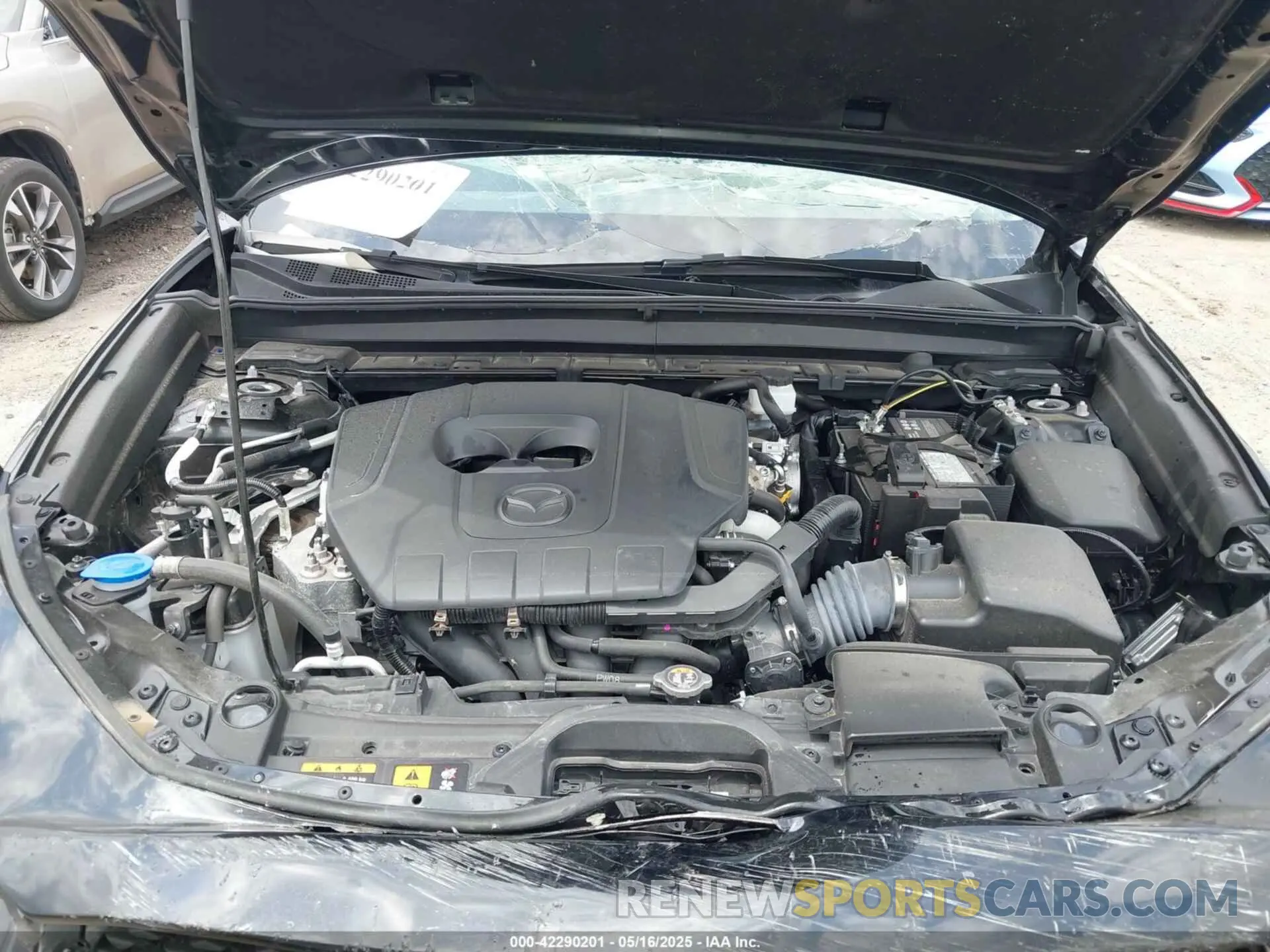 10 fotografías del automóvil dañado 3MVDMBBMXRM697784 MAZDA CX-30 2024