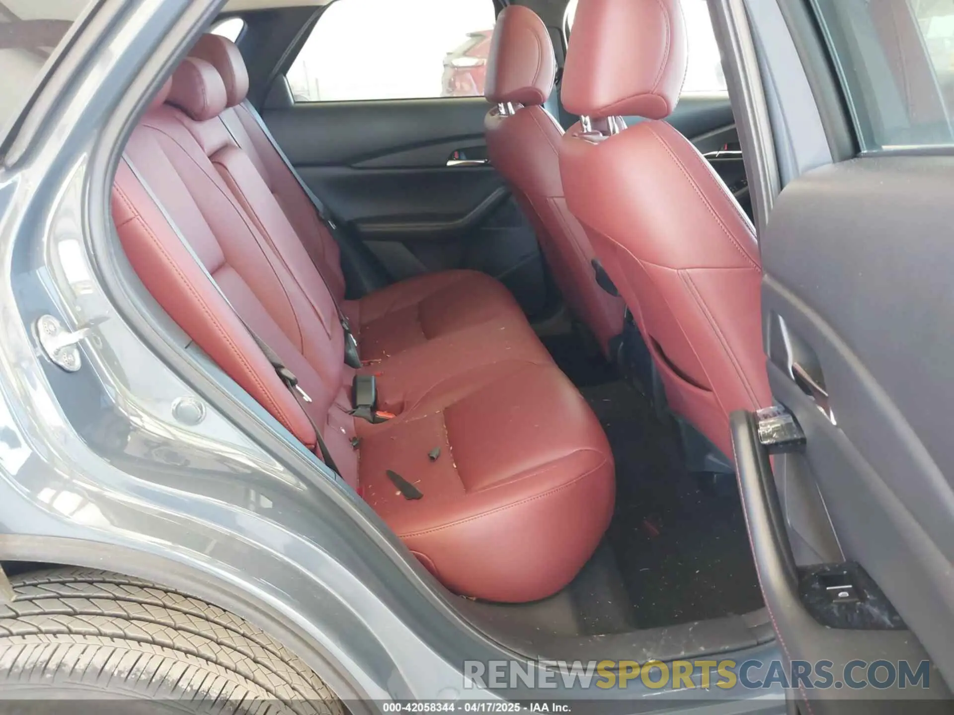 8 fotografías del automóvil dañado 3MVDMBCM0RM641917 MAZDA CX-30 2024