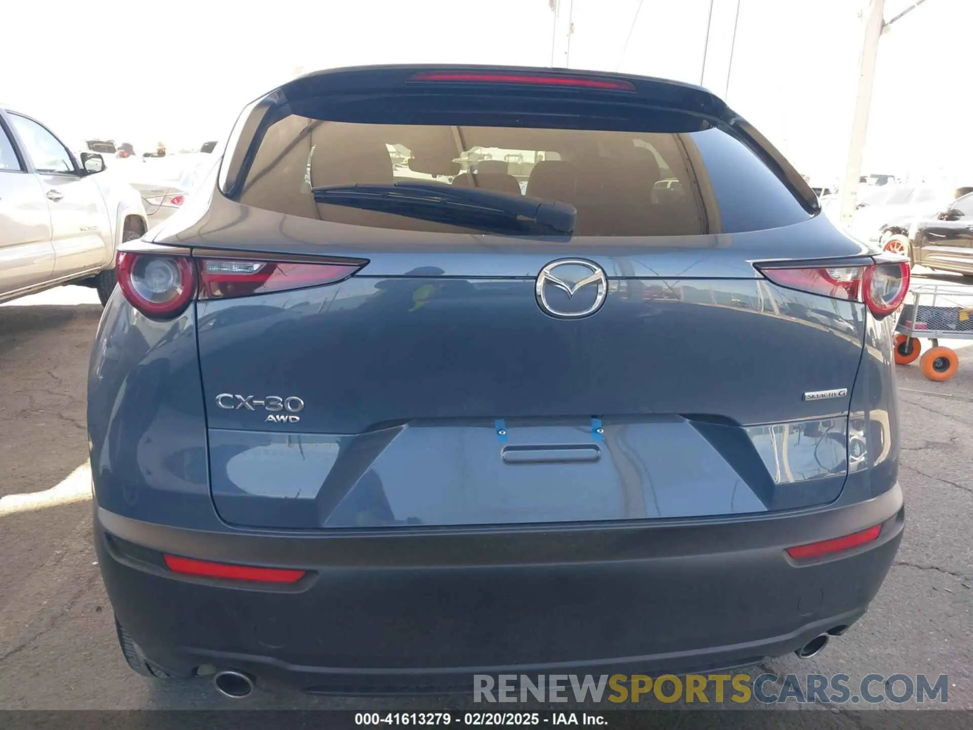 16 fotografías del automóvil dañado 3MVDMBCM0RM643067 MAZDA CX-30 2024