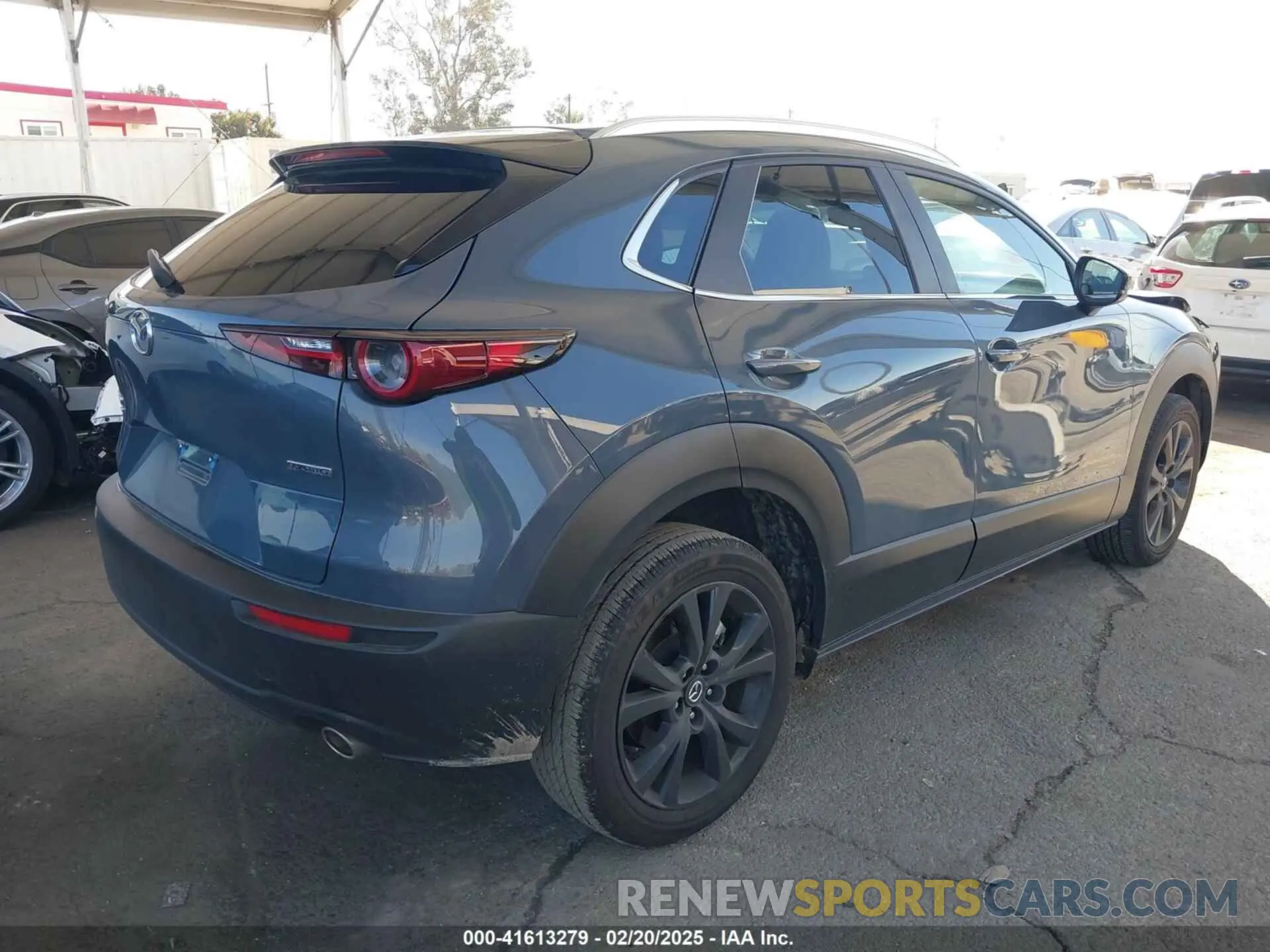 4 fotografías del automóvil dañado 3MVDMBCM0RM643067 MAZDA CX-30 2024