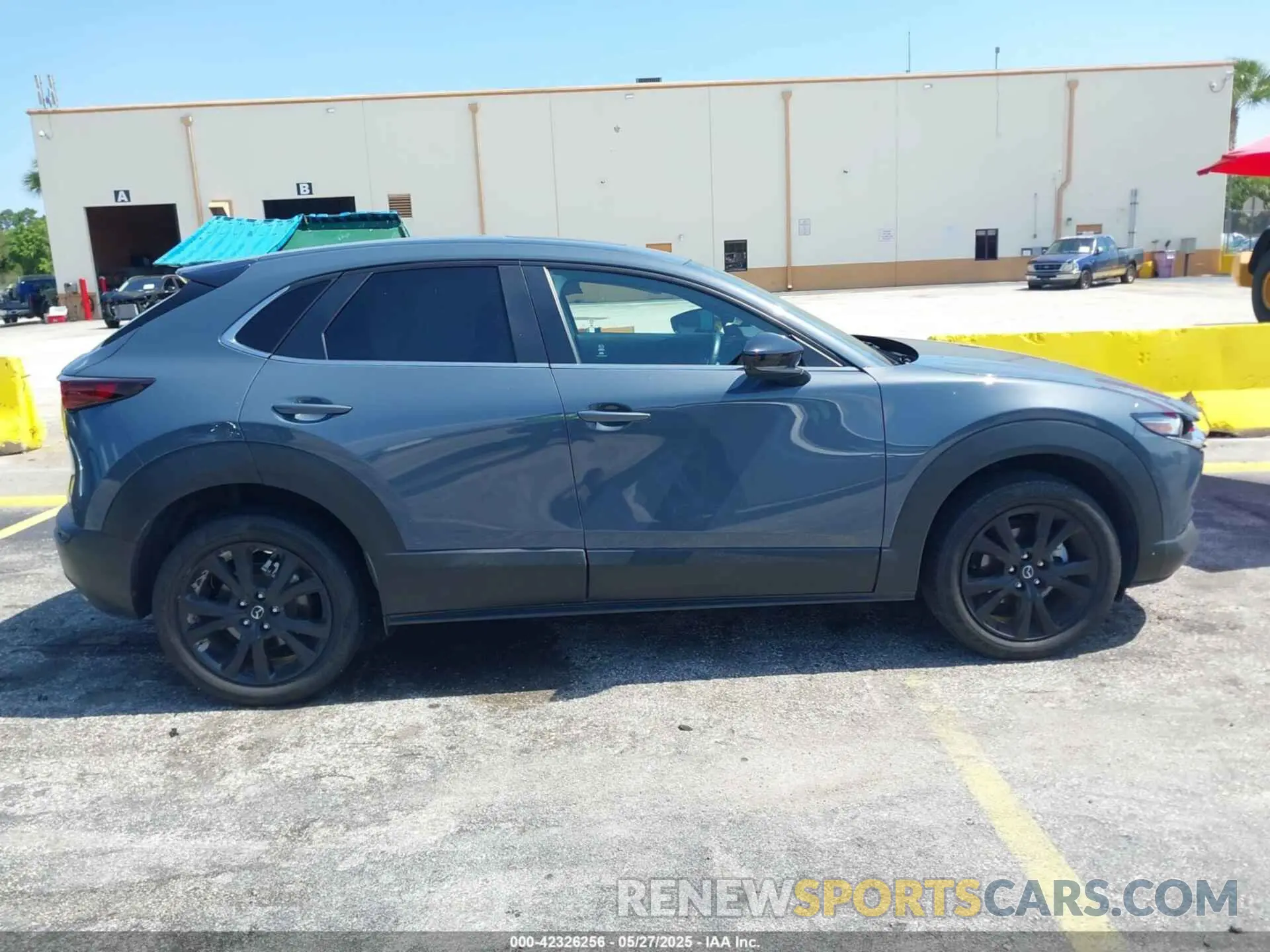 13 fotografías del automóvil dañado 3MVDMBCM0RM661018 MAZDA CX-30 2024