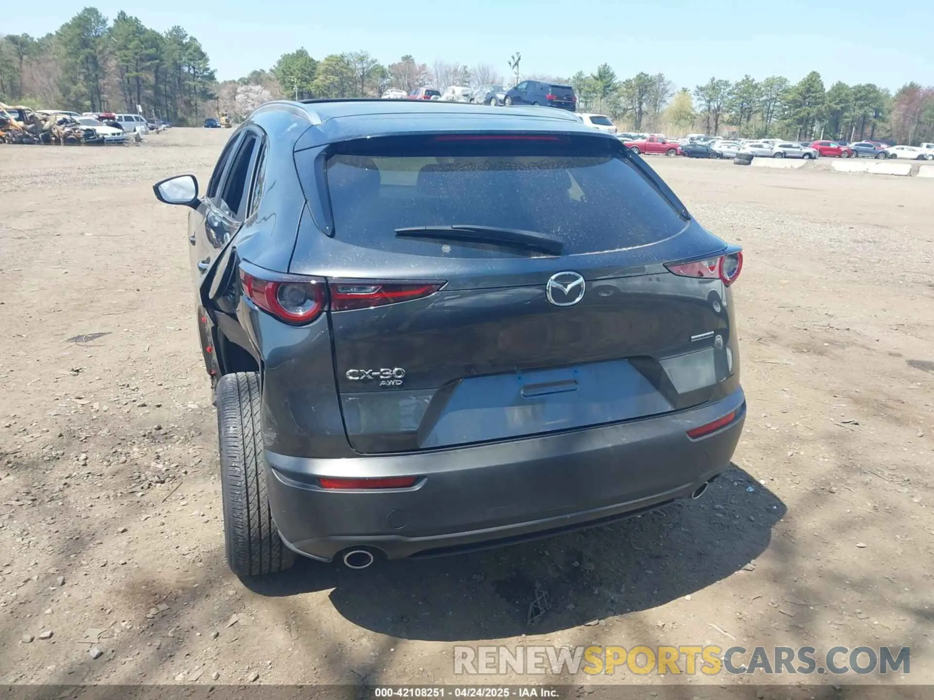 16 fotografías del automóvil dañado 3MVDMBCM0RM662752 MAZDA CX-30 2024