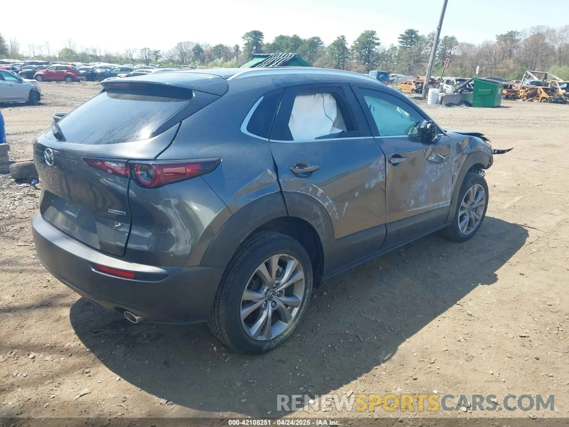 4 fotografías del automóvil dañado 3MVDMBCM0RM662752 MAZDA CX-30 2024
