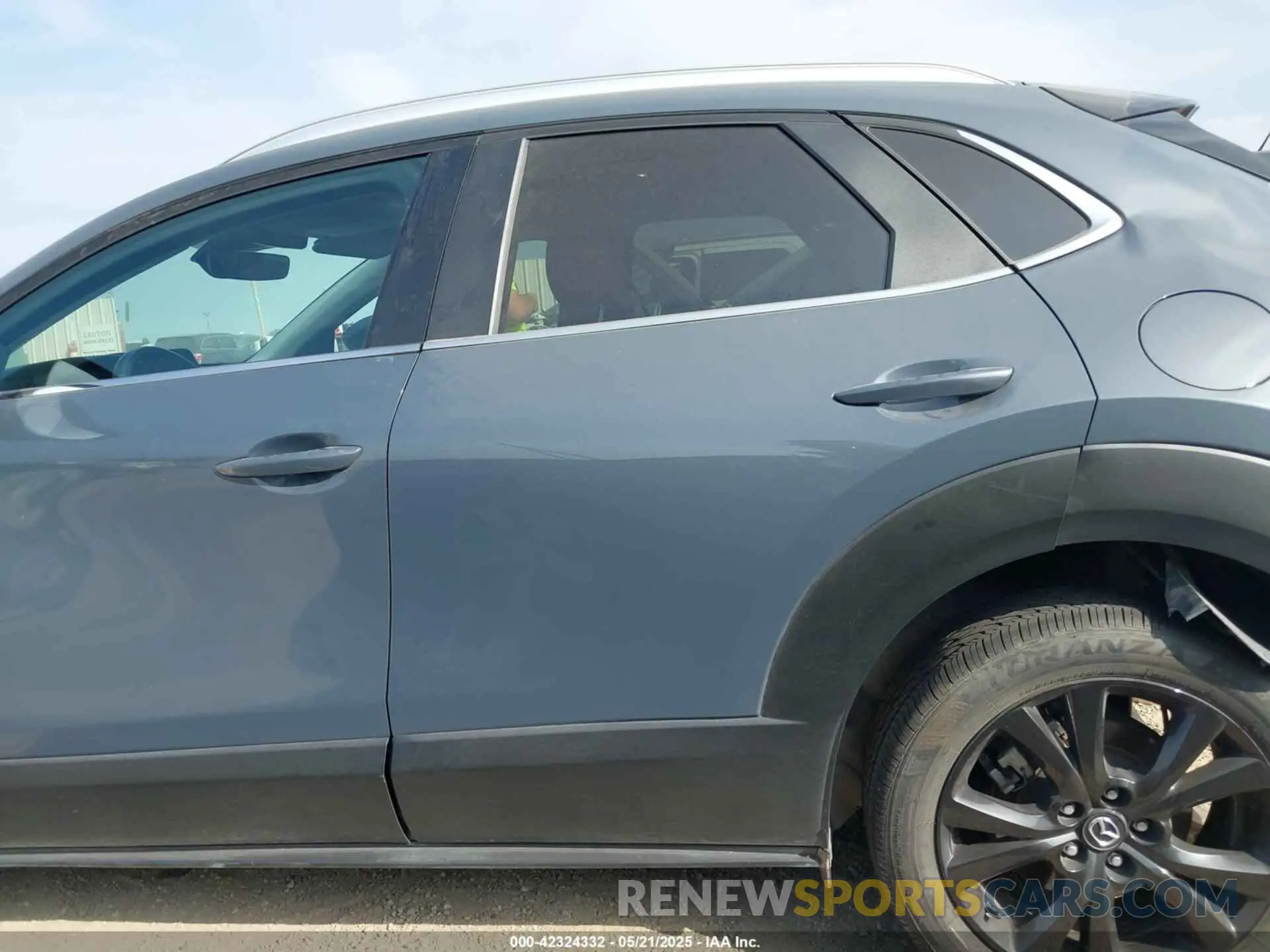 15 fotografías del automóvil dañado 3MVDMBCM0RM681804 MAZDA CX-30 2024