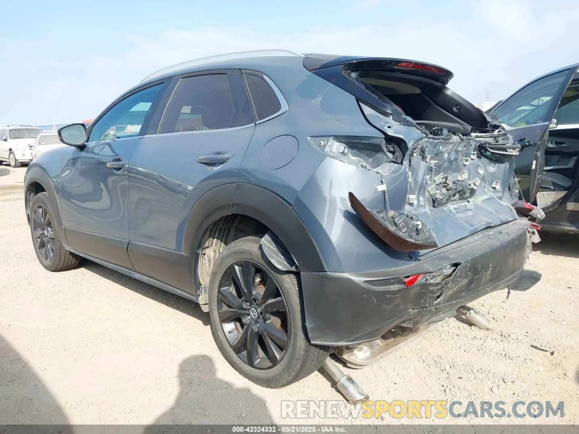 3 fotografías del automóvil dañado 3MVDMBCM0RM681804 MAZDA CX-30 2024