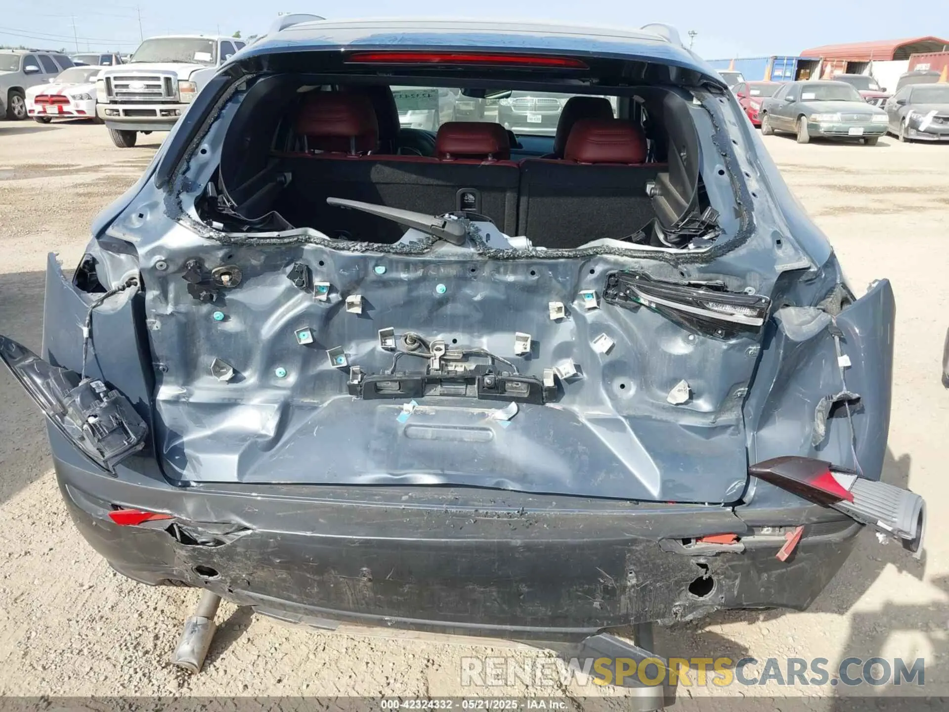 6 fotografías del automóvil dañado 3MVDMBCM0RM681804 MAZDA CX-30 2024