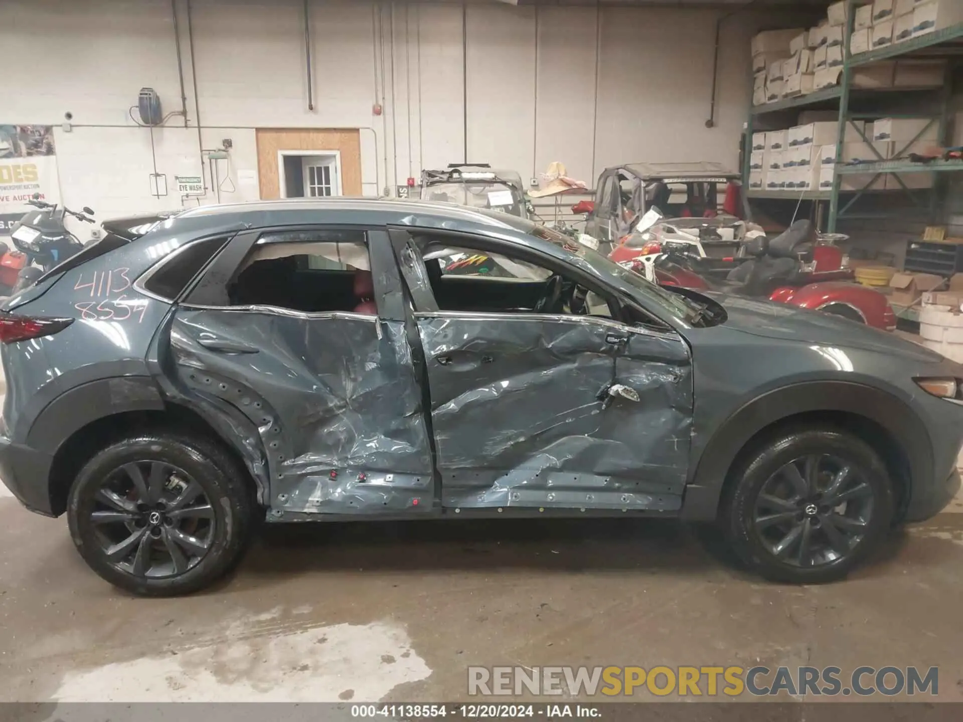 14 fotografías del automóvil dañado 3MVDMBCM2RM605761 MAZDA CX-30 2024