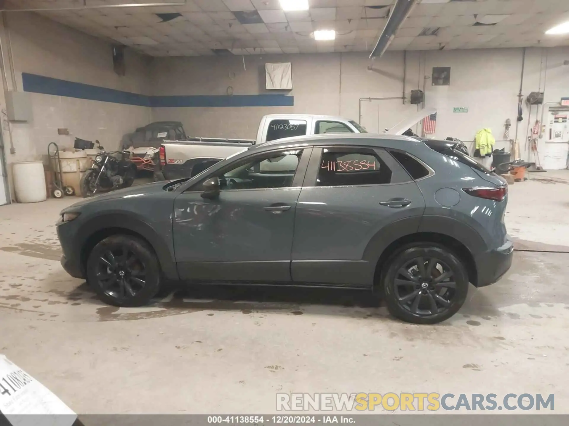15 fotografías del automóvil dañado 3MVDMBCM2RM605761 MAZDA CX-30 2024