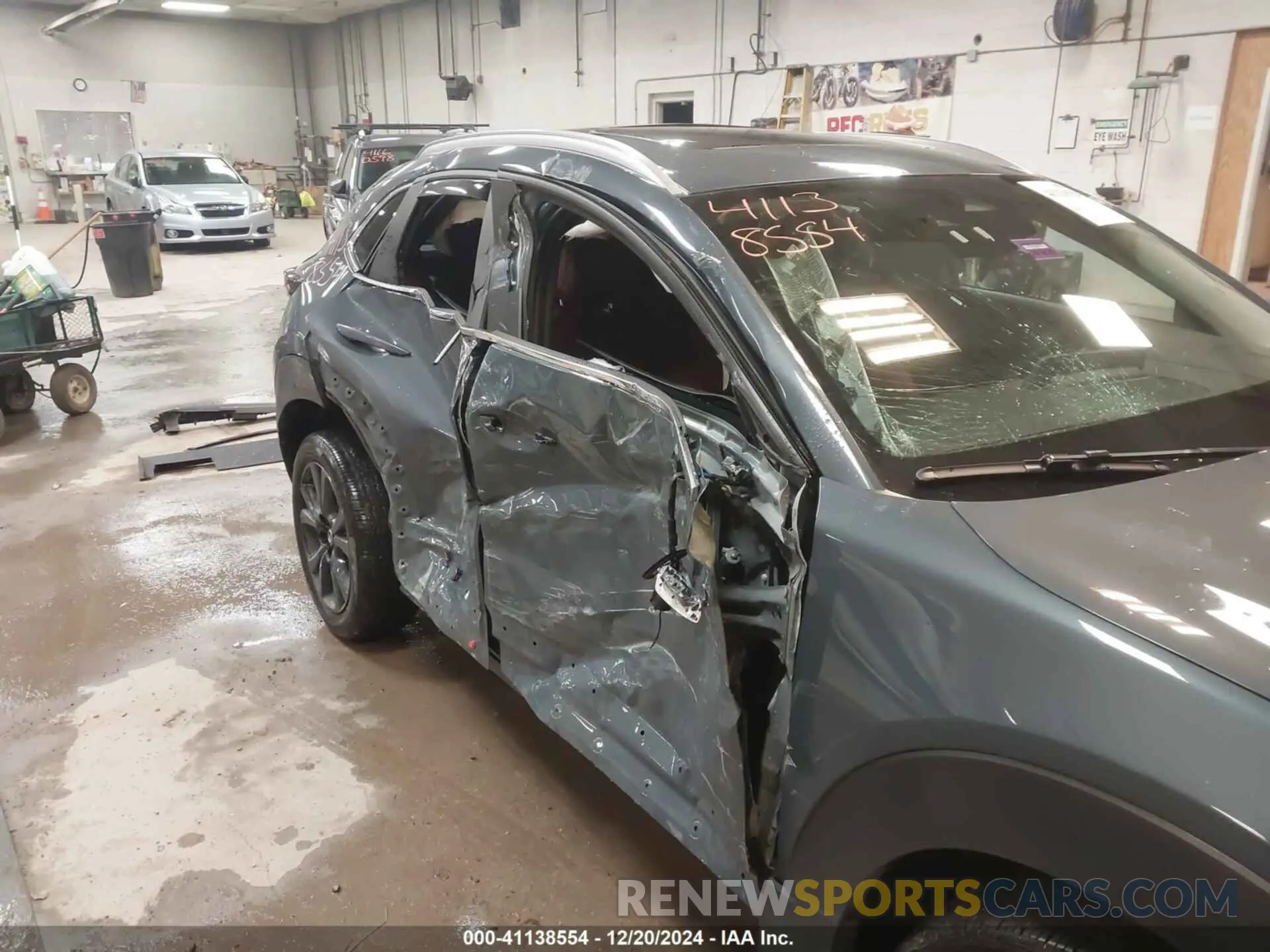 18 fotografías del automóvil dañado 3MVDMBCM2RM605761 MAZDA CX-30 2024