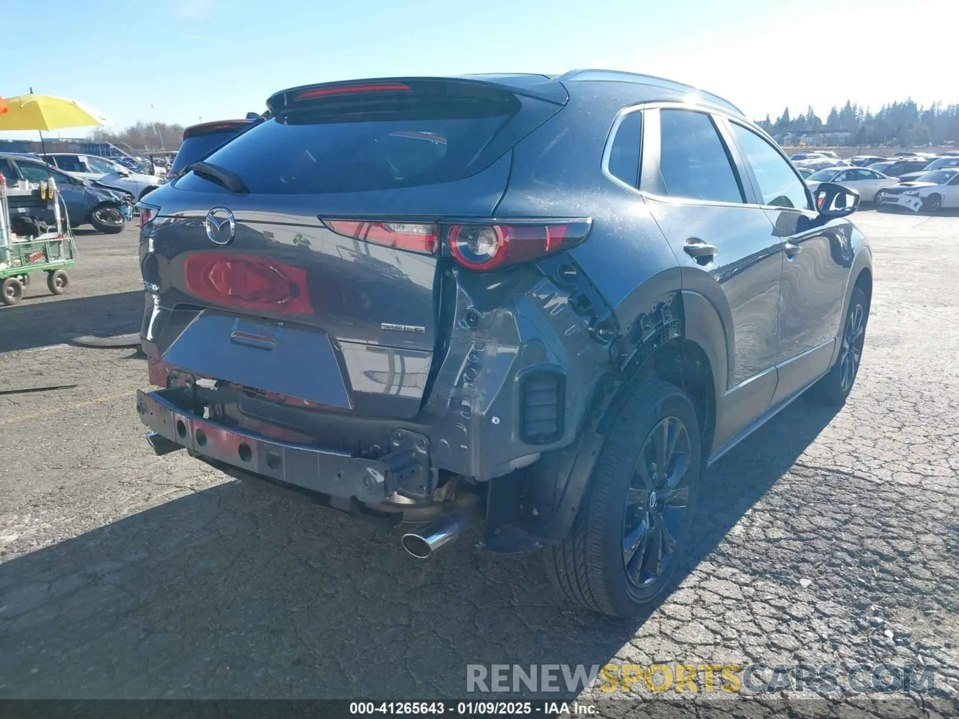 19 fotografías del automóvil dañado 3MVDMBCM2RM621362 MAZDA CX-30 2024