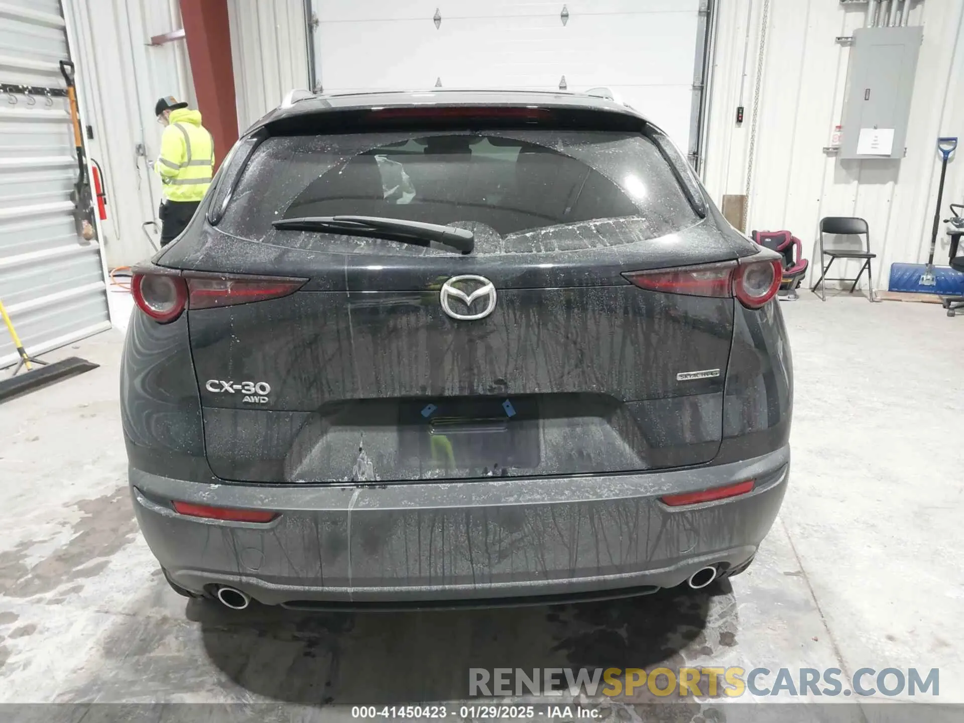16 fotografías del automóvil dañado 3MVDMBCM2RM681741 MAZDA CX-30 2024