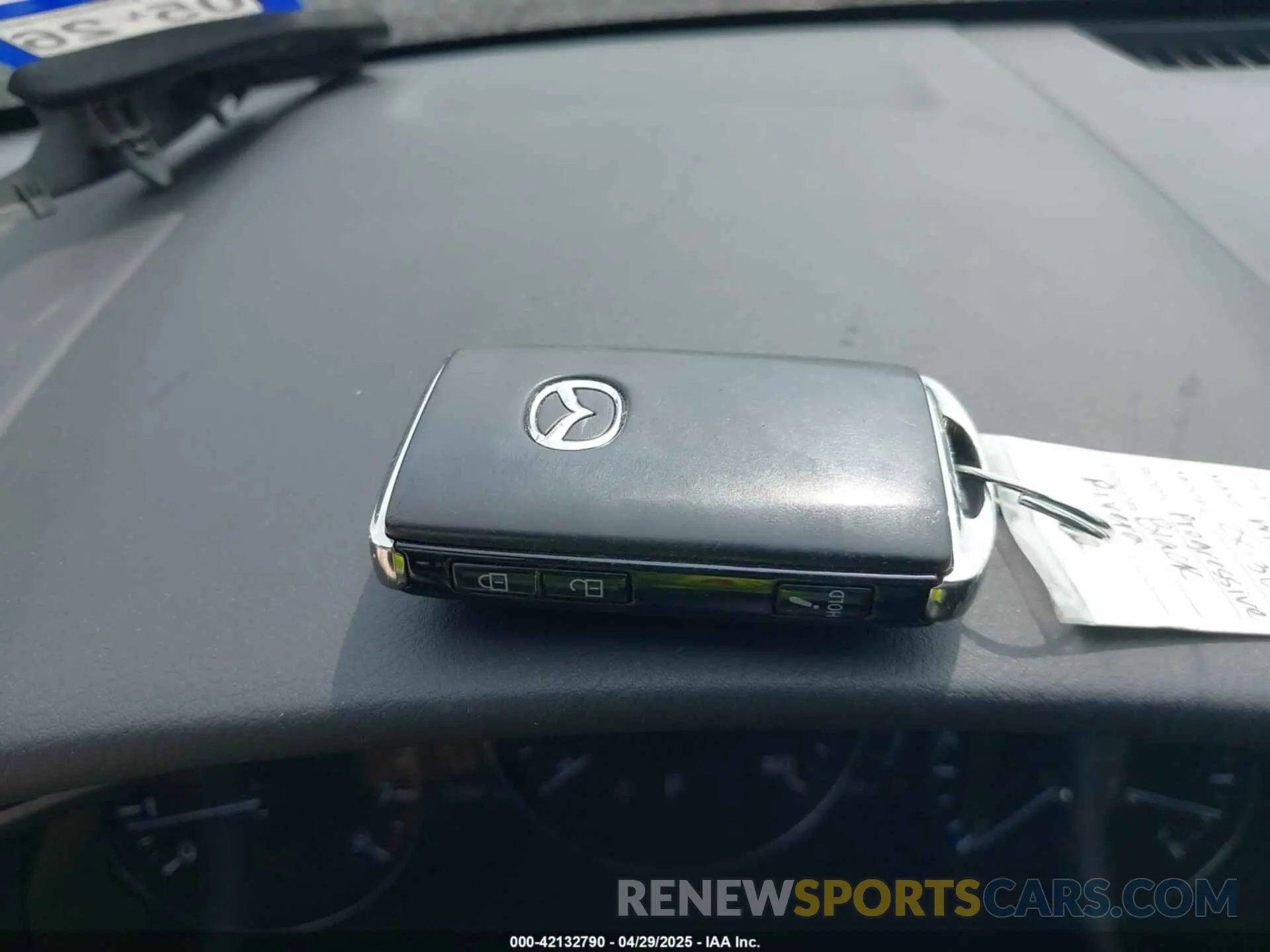 11 fotografías del automóvil dañado 3MVDMBCM3RM658212 MAZDA CX-30 2024