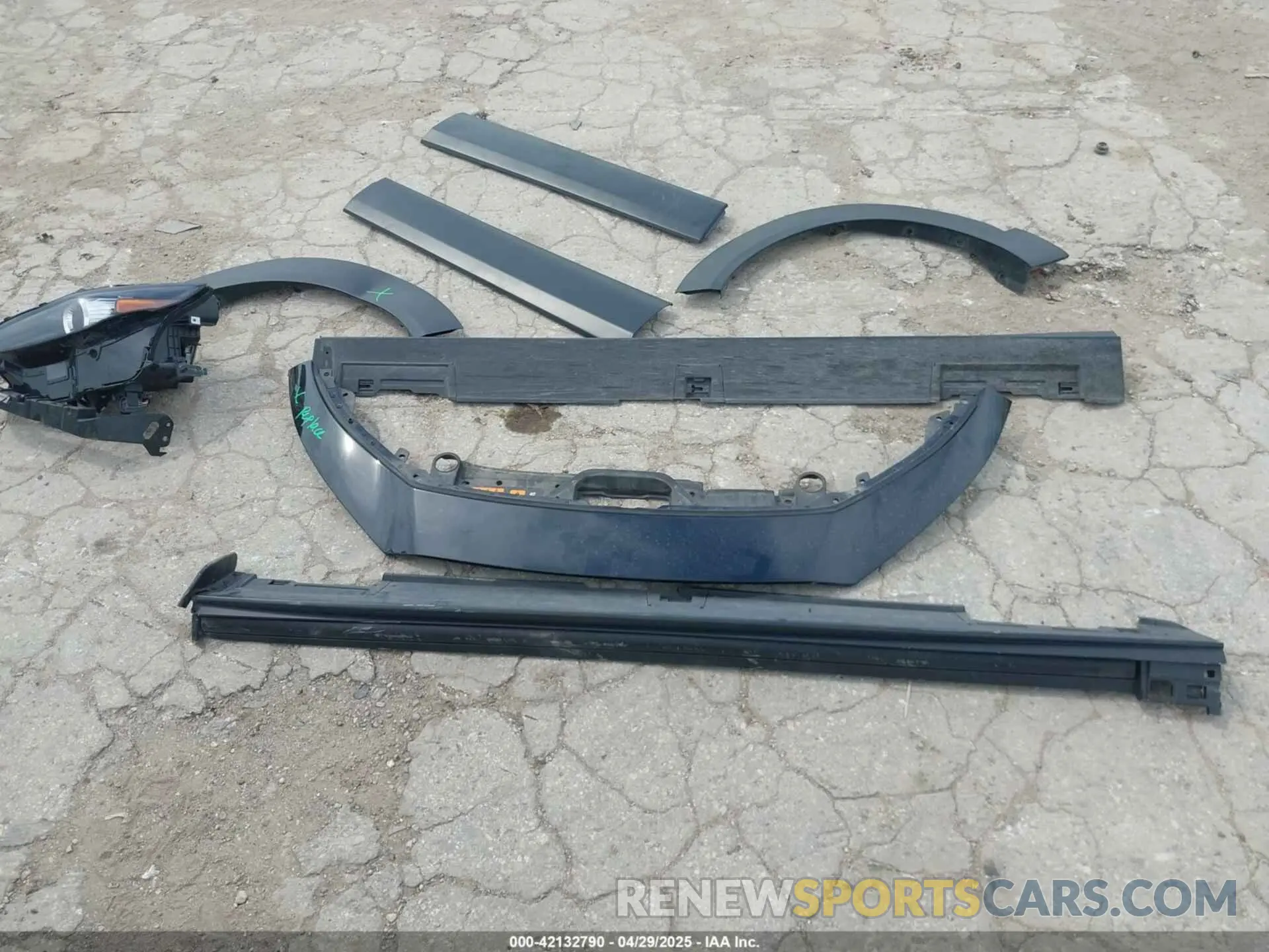 18 fotografías del automóvil dañado 3MVDMBCM3RM658212 MAZDA CX-30 2024