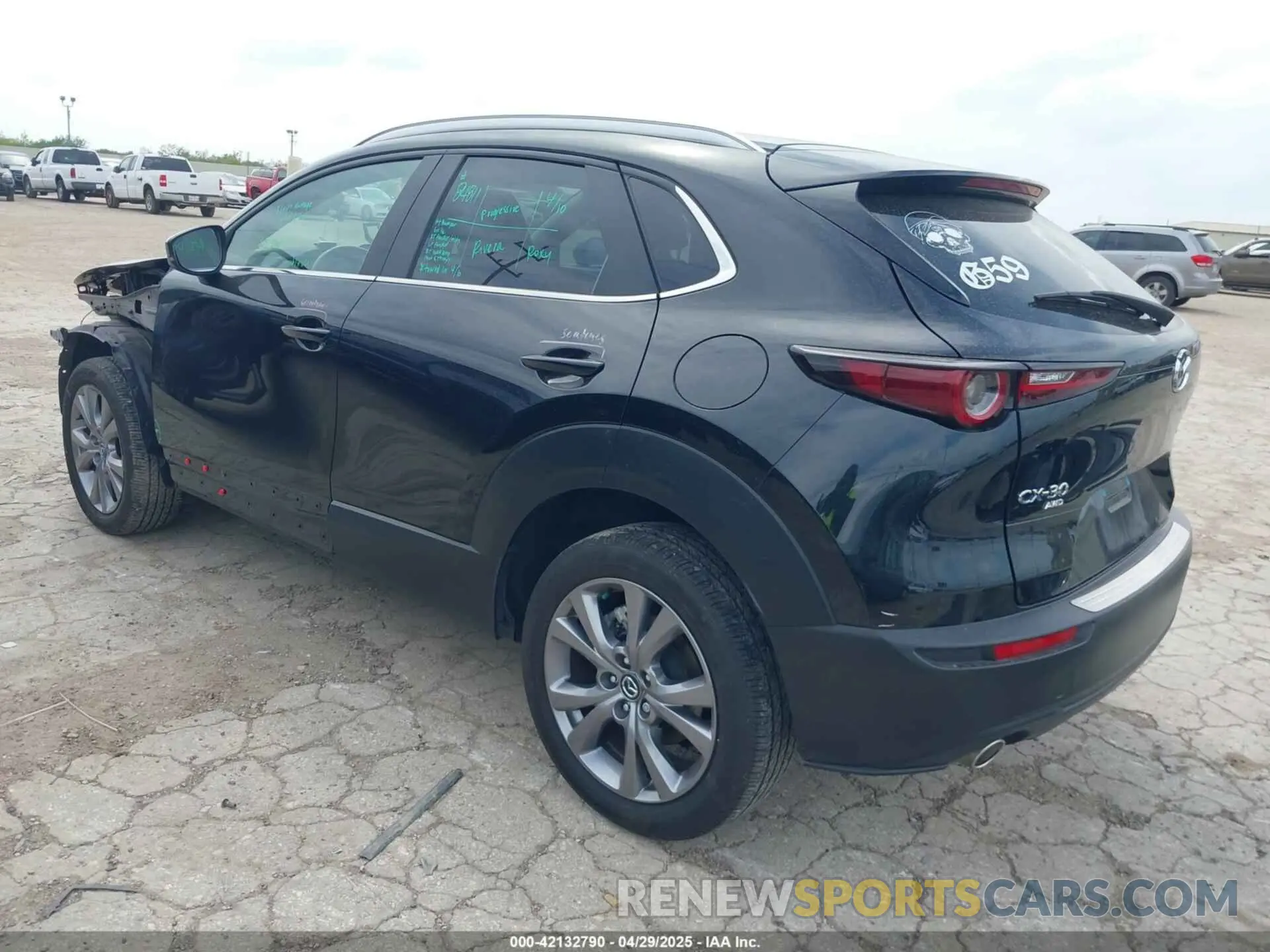 3 fotografías del automóvil dañado 3MVDMBCM3RM658212 MAZDA CX-30 2024