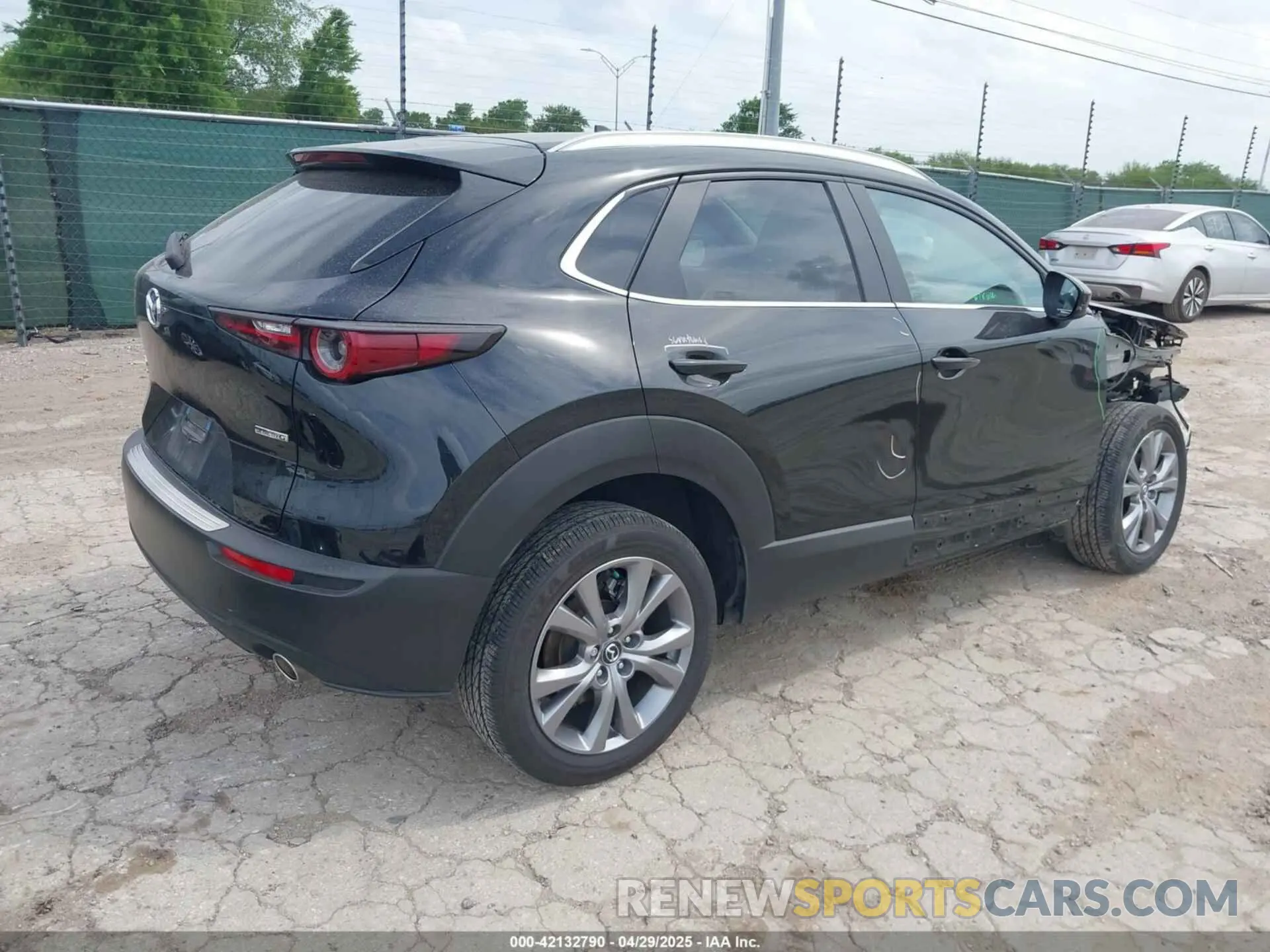4 fotografías del automóvil dañado 3MVDMBCM3RM658212 MAZDA CX-30 2024