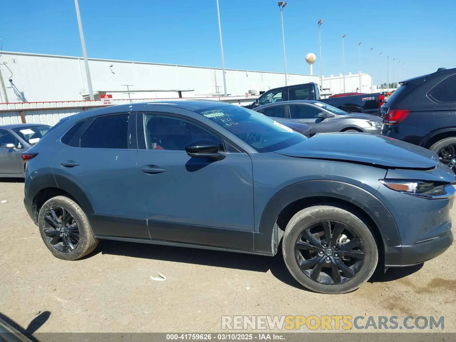 13 fotografías del automóvil dañado 3MVDMBCM3RM659070 MAZDA CX-30 2024