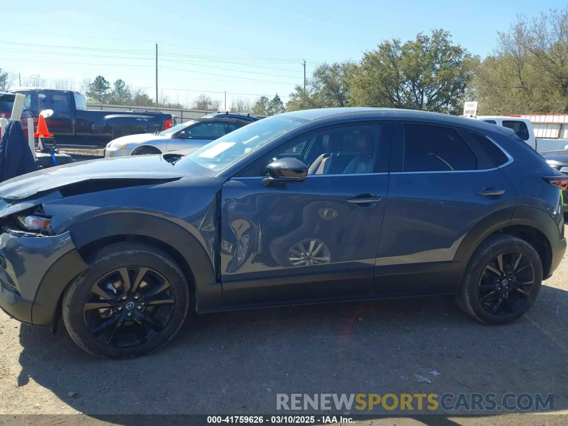 14 fotografías del automóvil dañado 3MVDMBCM3RM659070 MAZDA CX-30 2024
