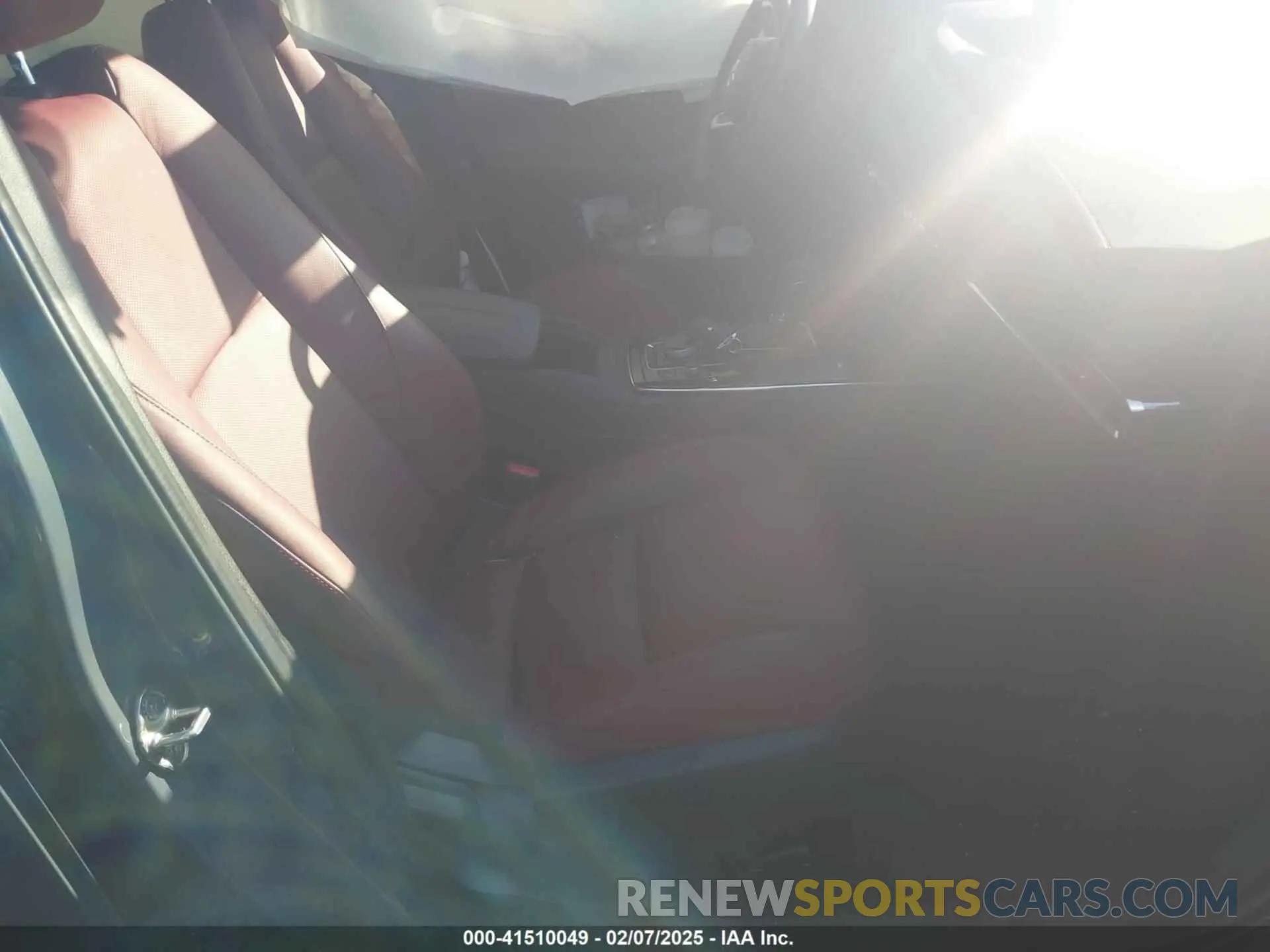 5 fotografías del automóvil dañado 3MVDMBCM3RM681330 MAZDA CX-30 2024