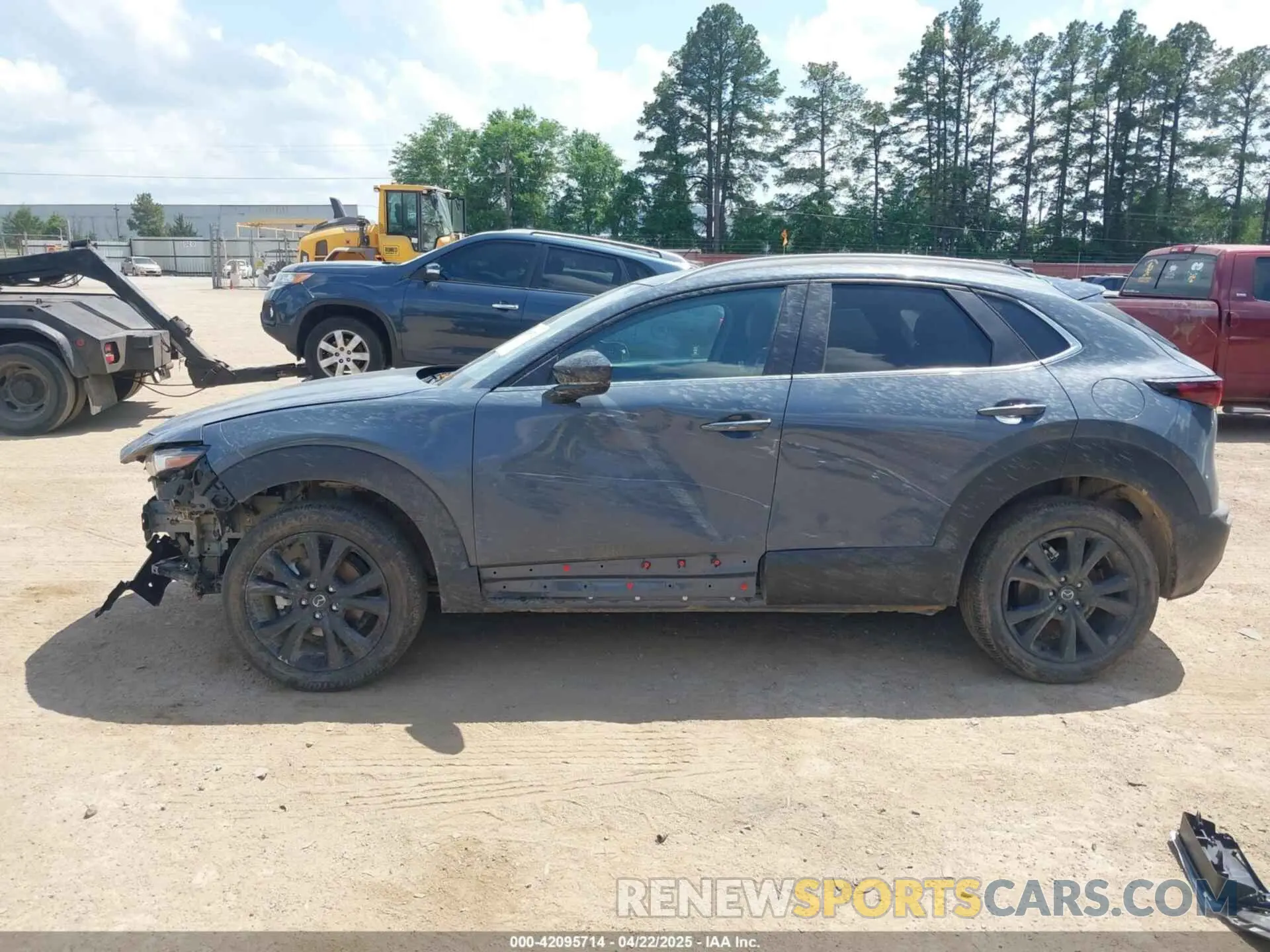 15 fotografías del automóvil dañado 3MVDMBCM3RM683241 MAZDA CX-30 2024