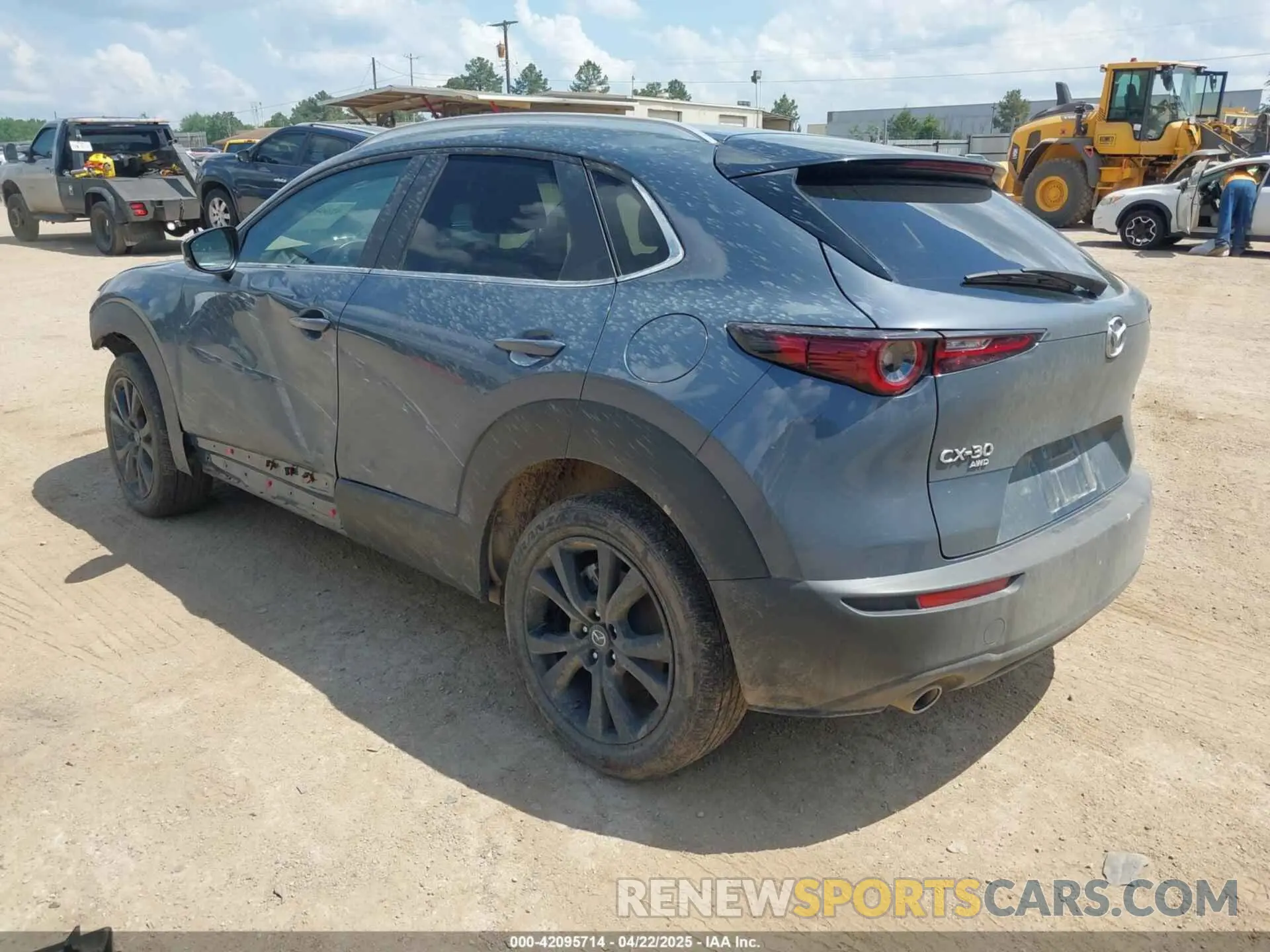 3 fotografías del automóvil dañado 3MVDMBCM3RM683241 MAZDA CX-30 2024