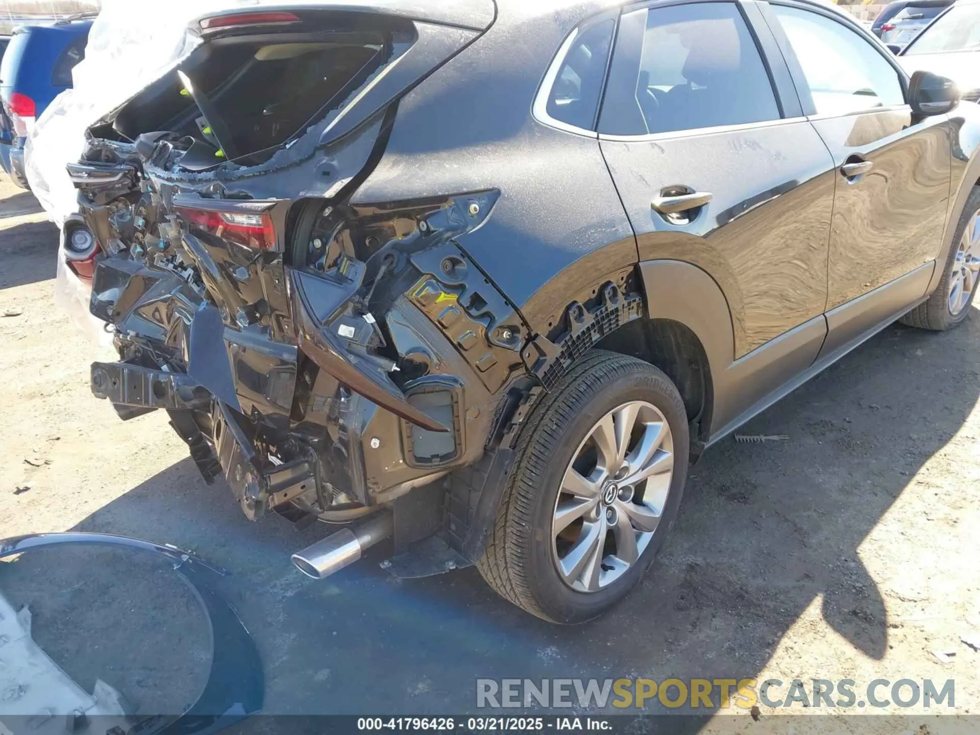 17 fotografías del automóvil dañado 3MVDMBCM4RM607530 MAZDA CX-30 2024