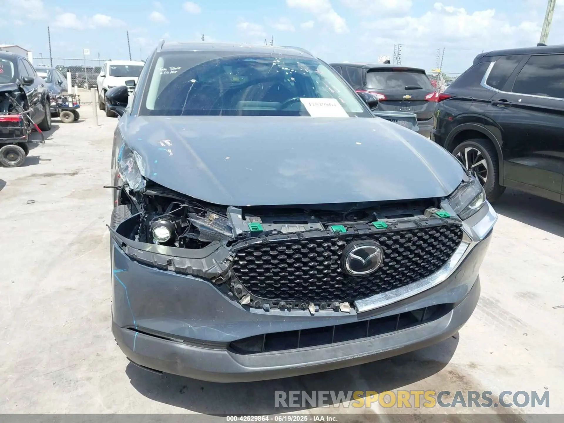 13 fotografías del automóvil dañado 3MVDMBCM4RM651155 MAZDA CX-30 2024