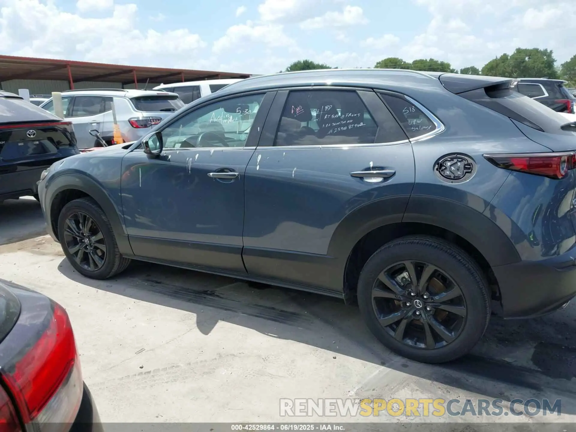 15 fotografías del automóvil dañado 3MVDMBCM4RM651155 MAZDA CX-30 2024