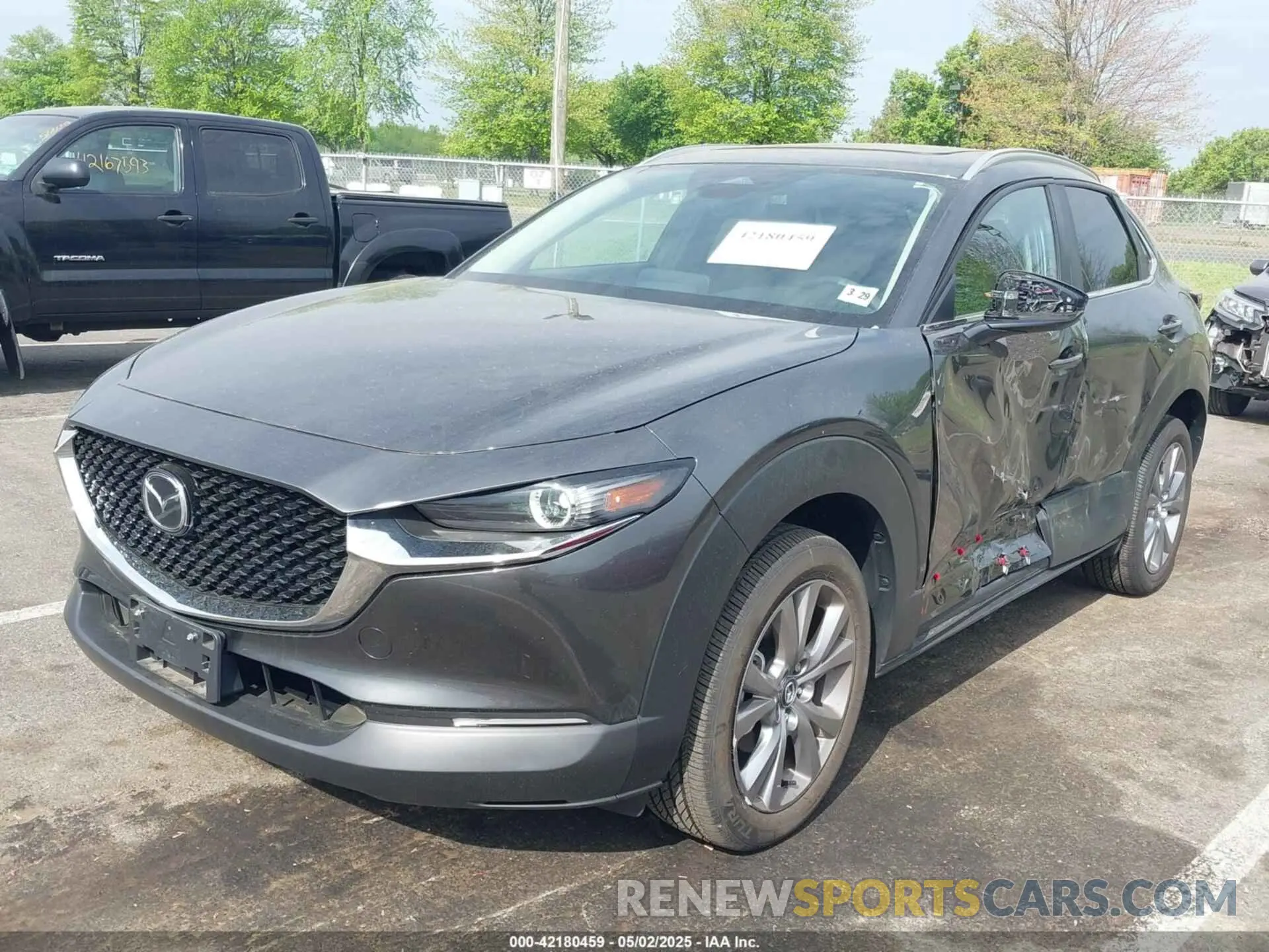 2 fotografías del automóvil dañado 3MVDMBCM5RM665341 MAZDA CX-30 2024