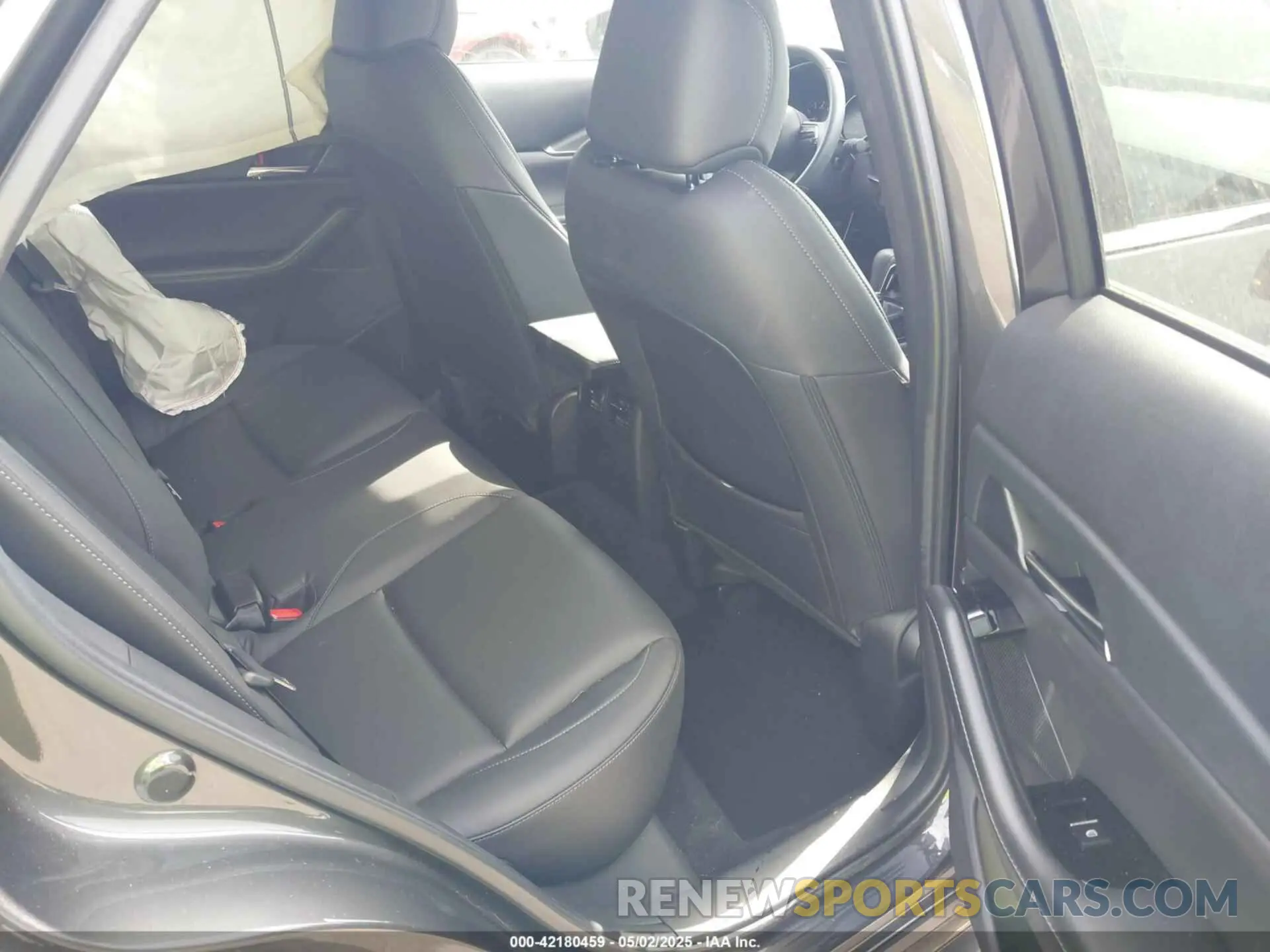 8 fotografías del automóvil dañado 3MVDMBCM5RM665341 MAZDA CX-30 2024