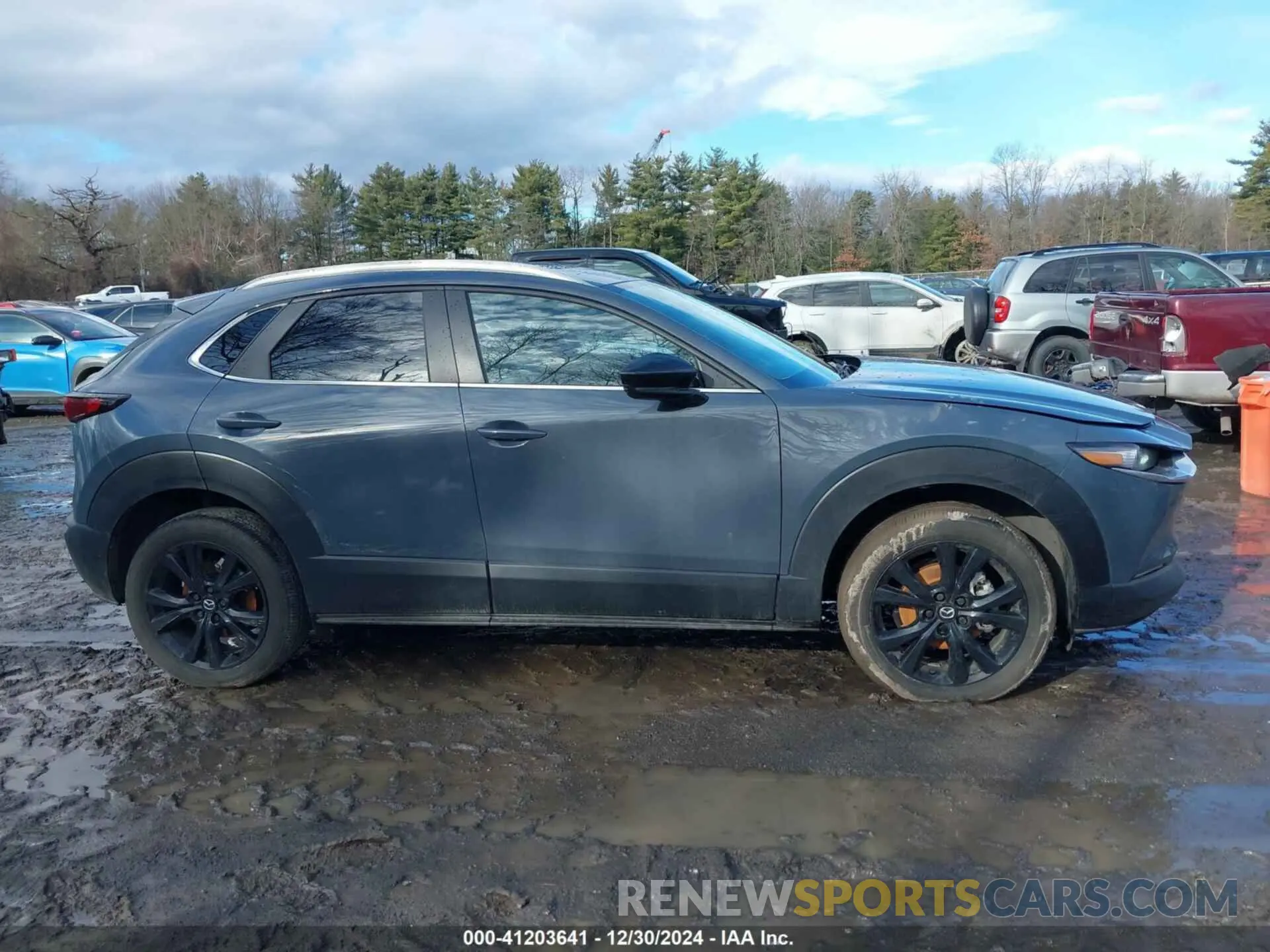 13 fotografías del automóvil dañado 3MVDMBCM5RM720564 MAZDA CX-30 2024