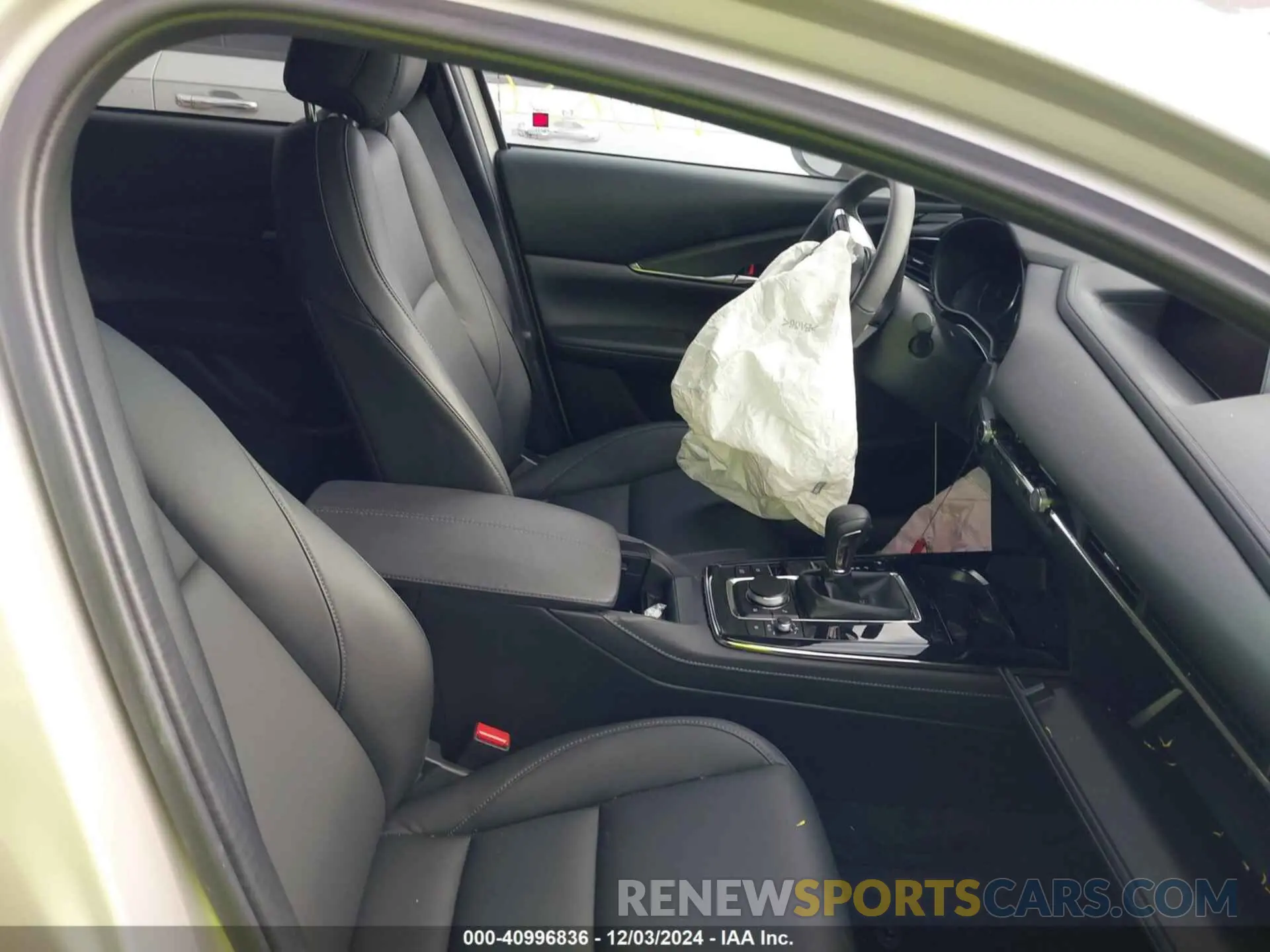 5 fotografías del automóvil dañado 3MVDMBCM6RM608131 MAZDA CX-30 2024