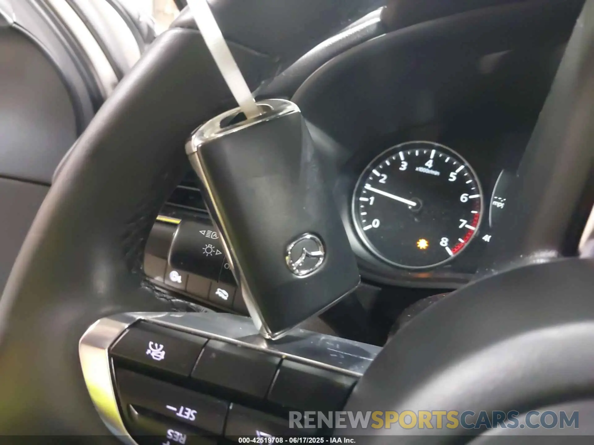 11 fotografías del automóvil dañado 3MVDMBCM6RM609392 MAZDA CX-30 2024