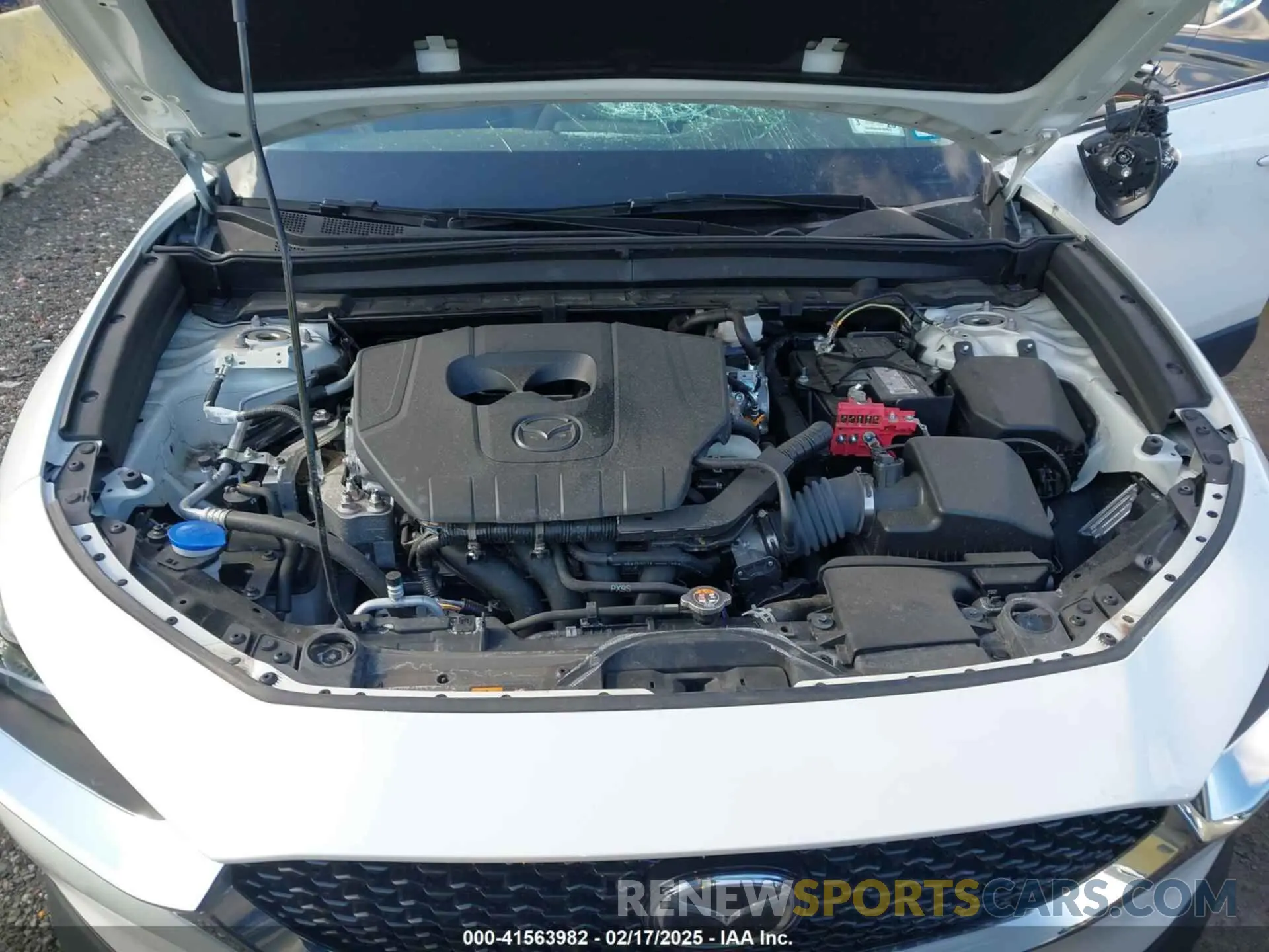 10 fotografías del automóvil dañado 3MVDMBCM6RM636186 MAZDA CX-30 2024