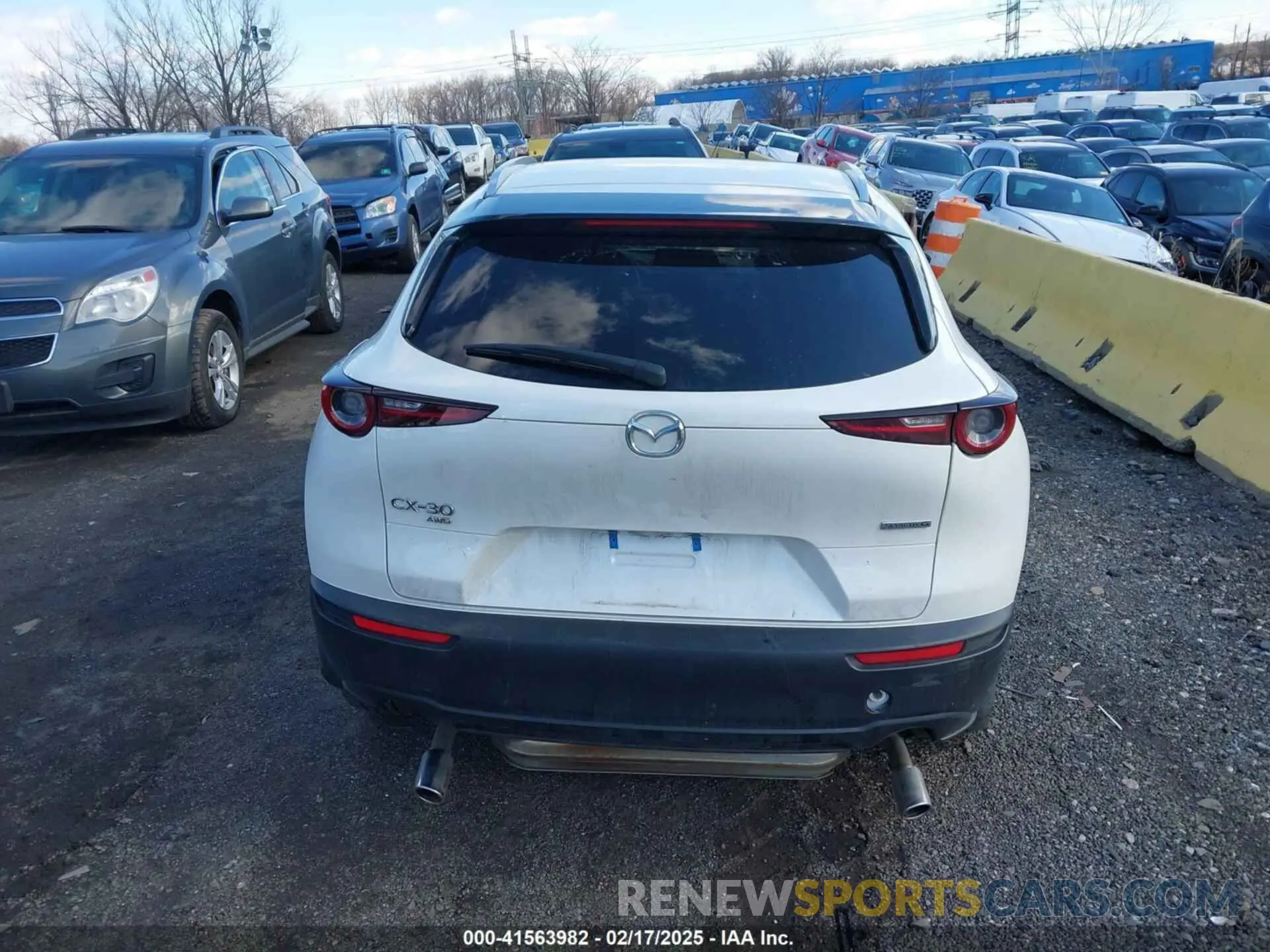 15 fotografías del automóvil dañado 3MVDMBCM6RM636186 MAZDA CX-30 2024