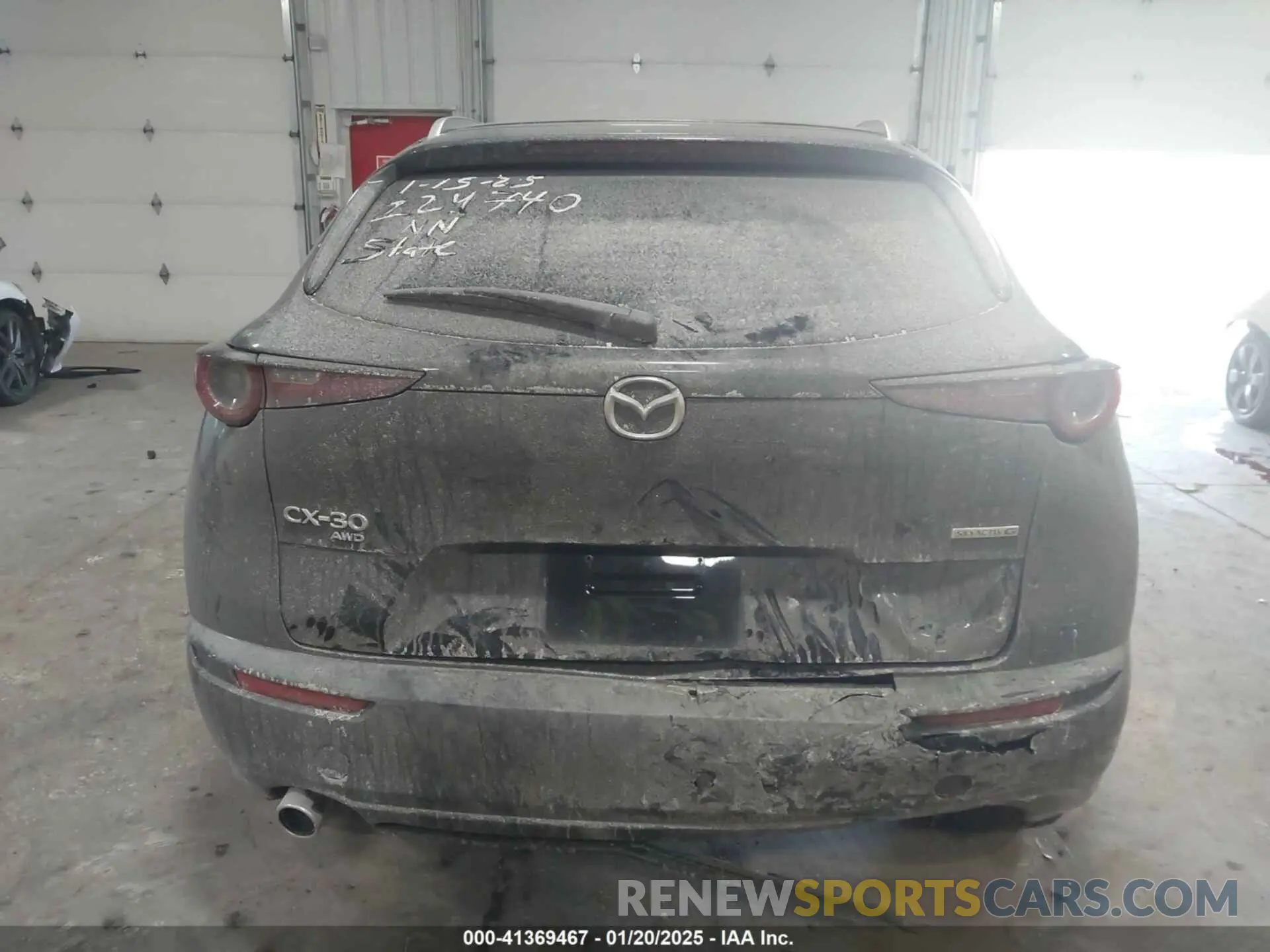 15 fotografías del automóvil dañado 3MVDMBCM6RM638150 MAZDA CX-30 2024