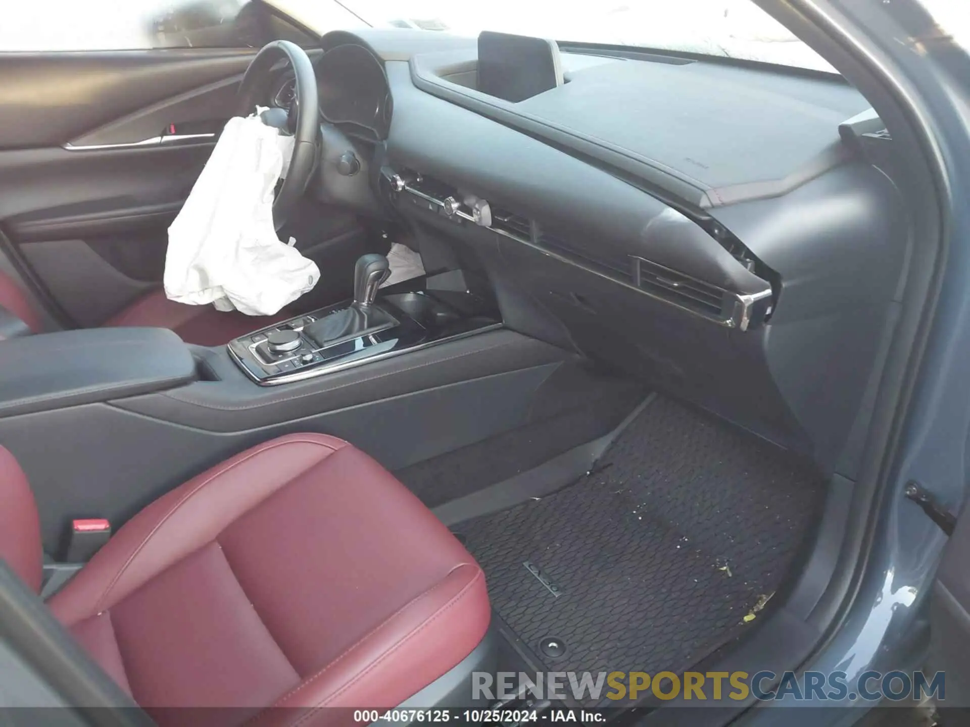 5 fotografías del automóvil dañado 3MVDMBCM6RM677210 MAZDA CX-30 2024