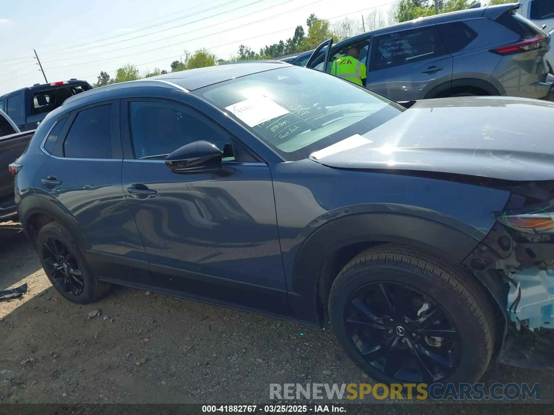 14 fotografías del automóvil dañado 3MVDMBCM6RM682780 MAZDA CX-30 2024