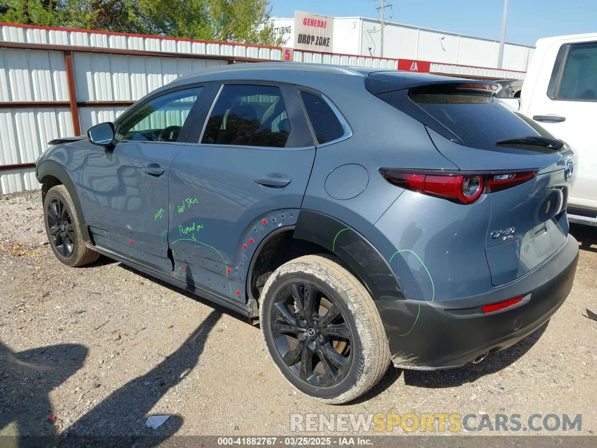 3 fotografías del automóvil dañado 3MVDMBCM6RM682780 MAZDA CX-30 2024