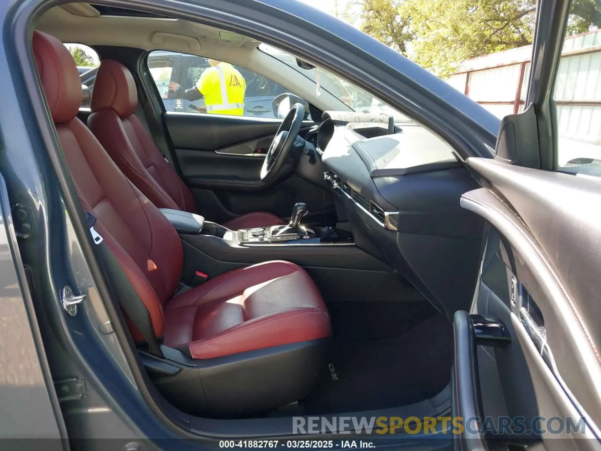 5 fotografías del automóvil dañado 3MVDMBCM6RM682780 MAZDA CX-30 2024