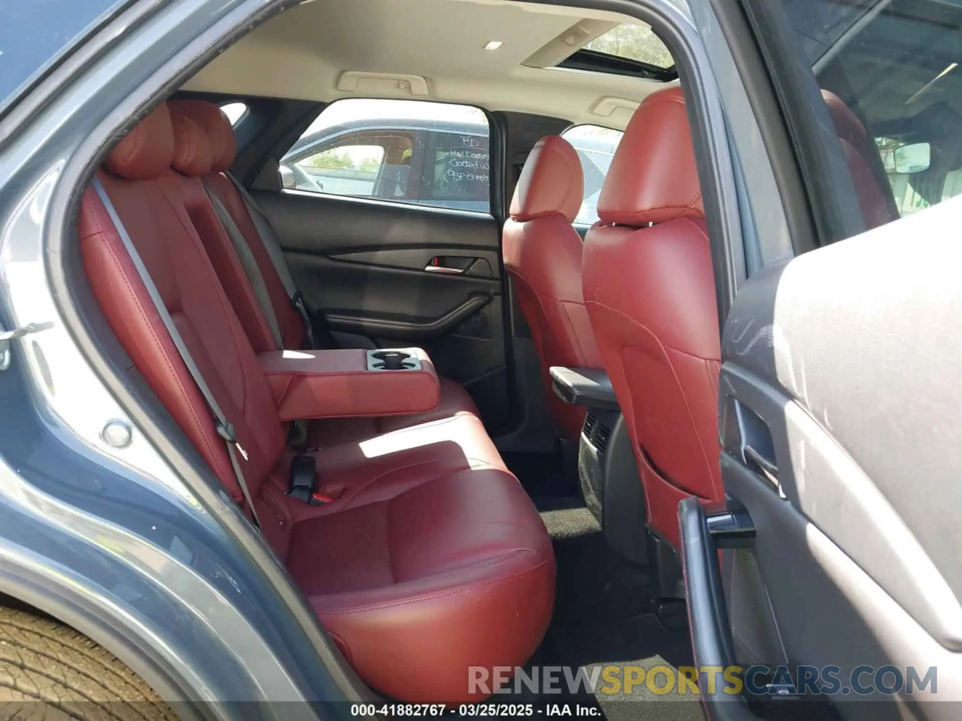 8 fotografías del automóvil dañado 3MVDMBCM6RM682780 MAZDA CX-30 2024