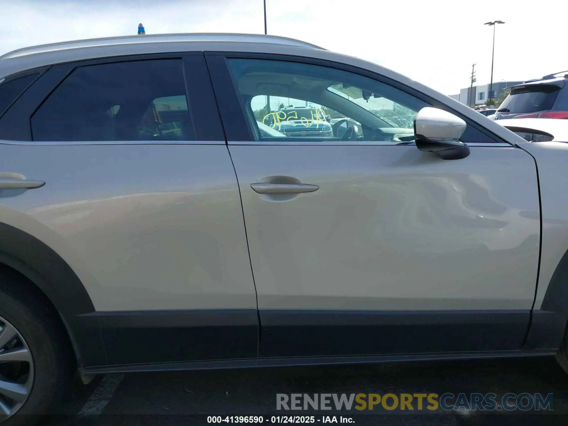 14 fotografías del automóvil dañado 3MVDMBCM7RM638304 MAZDA CX-30 2024