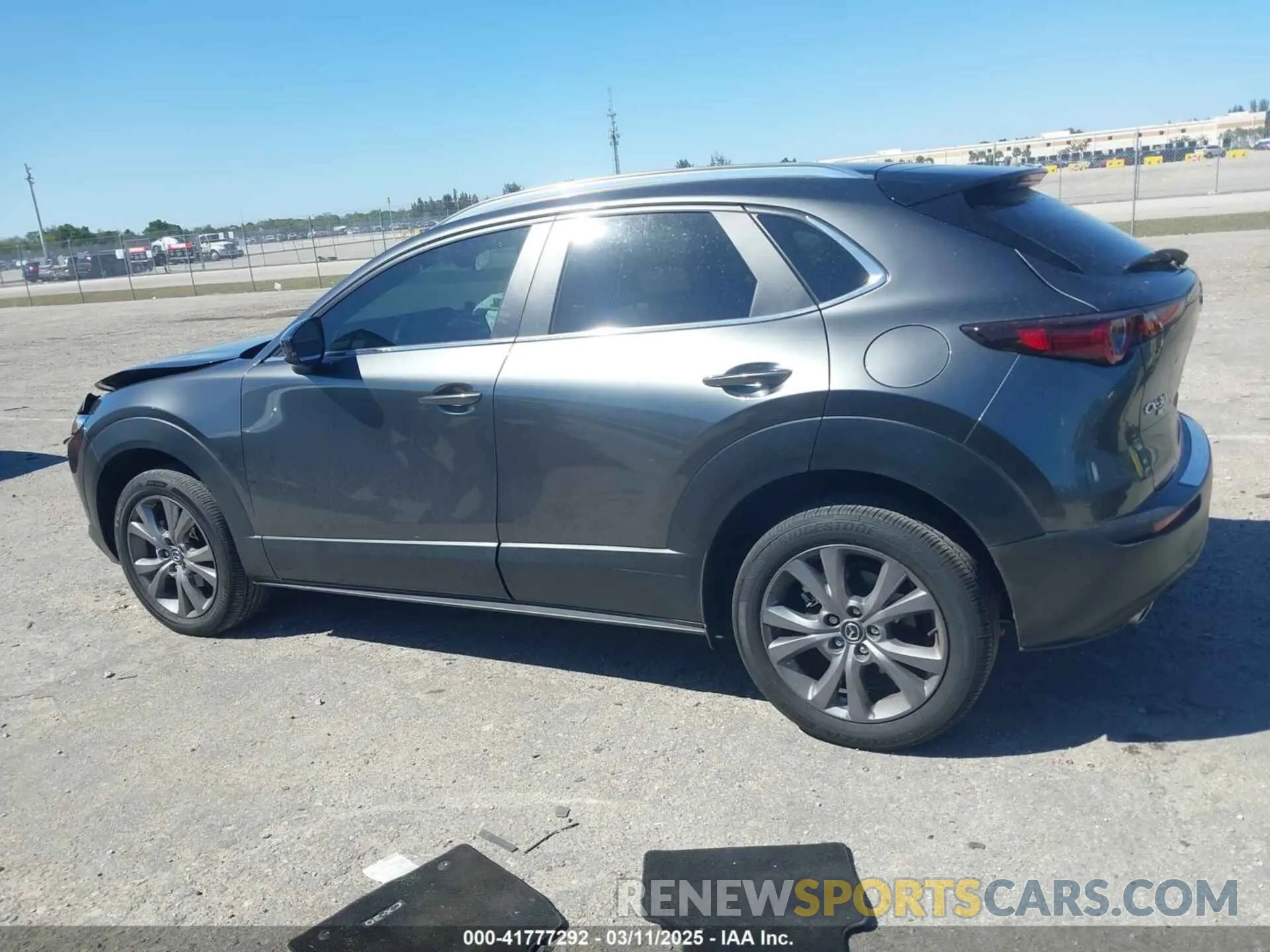 14 fotografías del automóvil dañado 3MVDMBCM7RM680214 MAZDA CX-30 2024