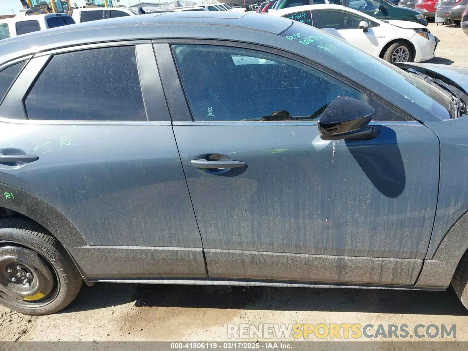 13 fotografías del automóvil dañado 3MVDMBCM8RM661994 MAZDA CX-30 2024