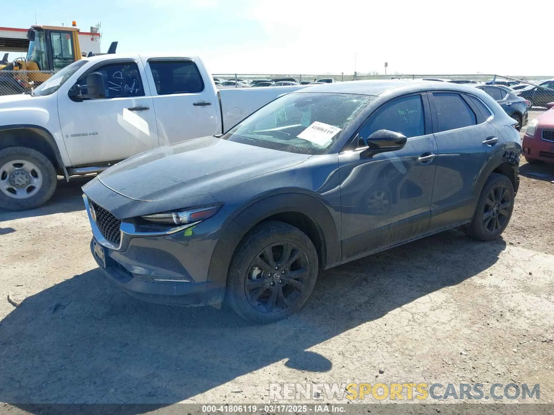 2 fotografías del automóvil dañado 3MVDMBCM8RM661994 MAZDA CX-30 2024