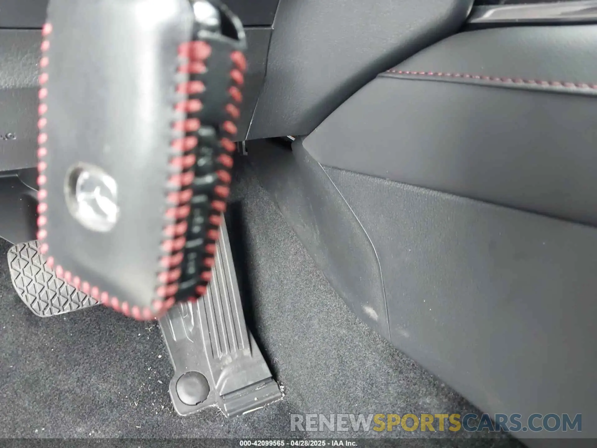 11 fotografías del automóvil dañado 3MVDMBCM9RM635307 MAZDA CX-30 2024