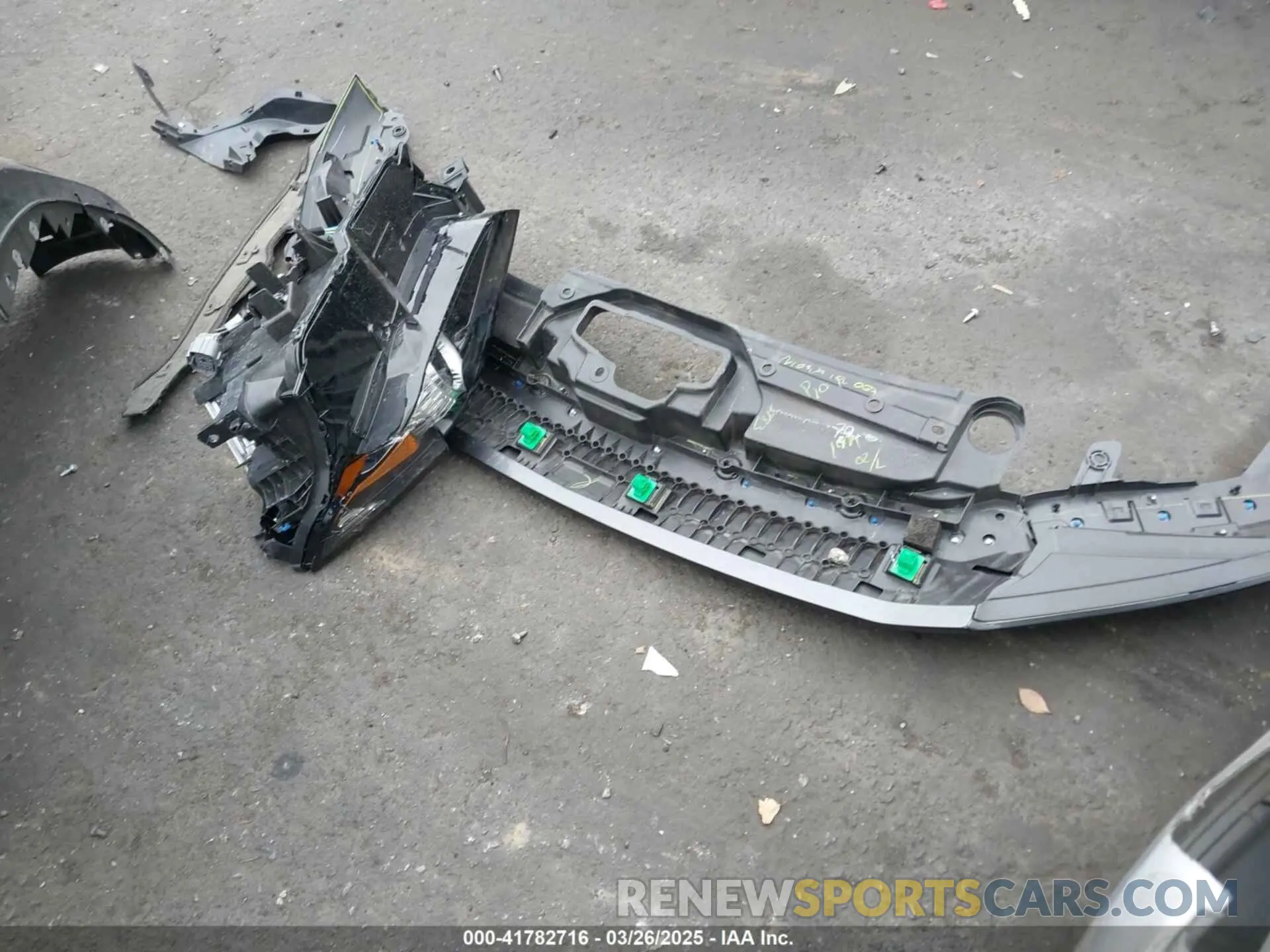 18 fotografías del automóvil dañado 3MVDMBCM9RM636876 MAZDA CX-30 2024