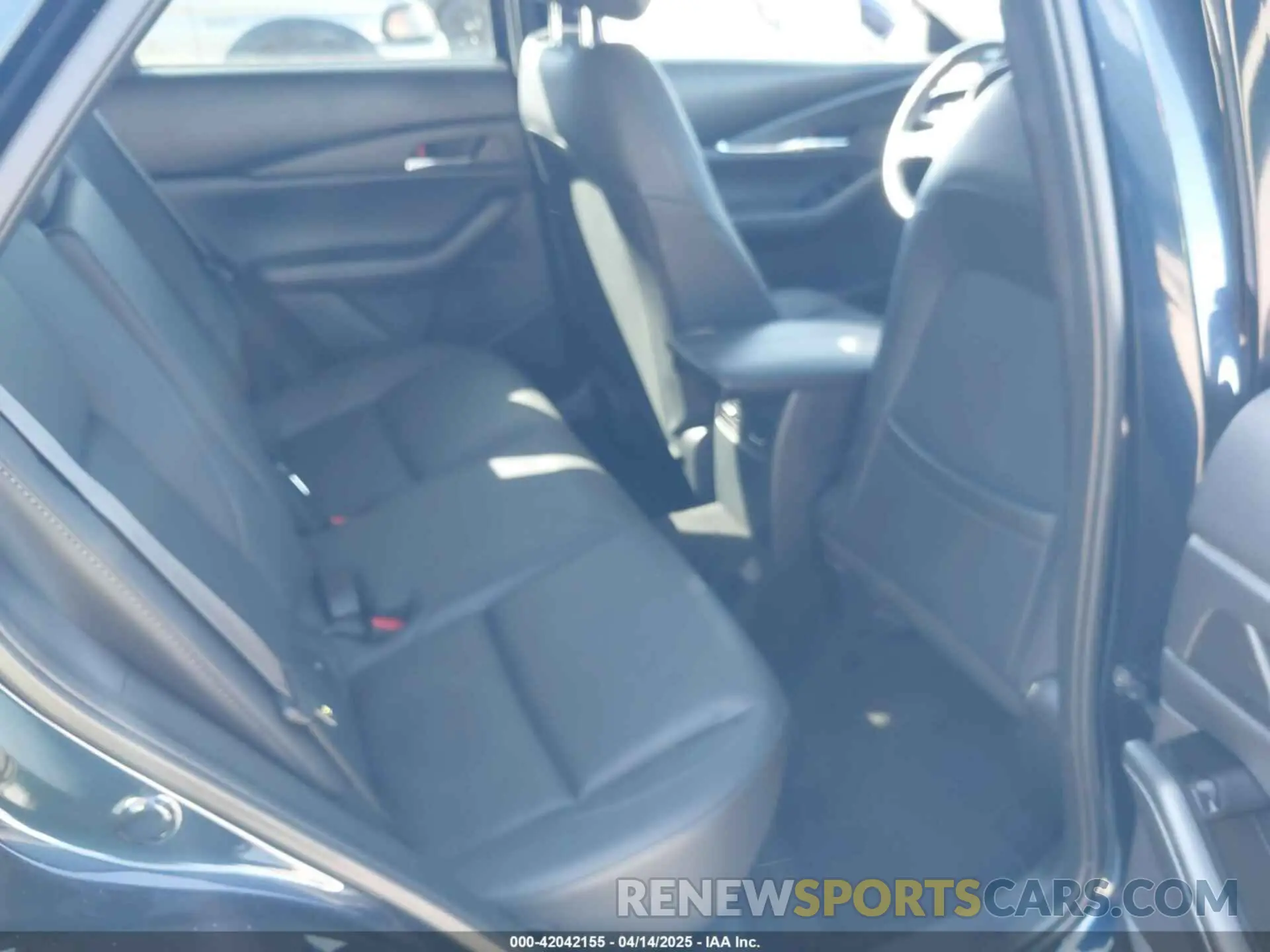 8 fotografías del automóvil dañado 3MVDMBCMXRM604020 MAZDA CX-30 2024