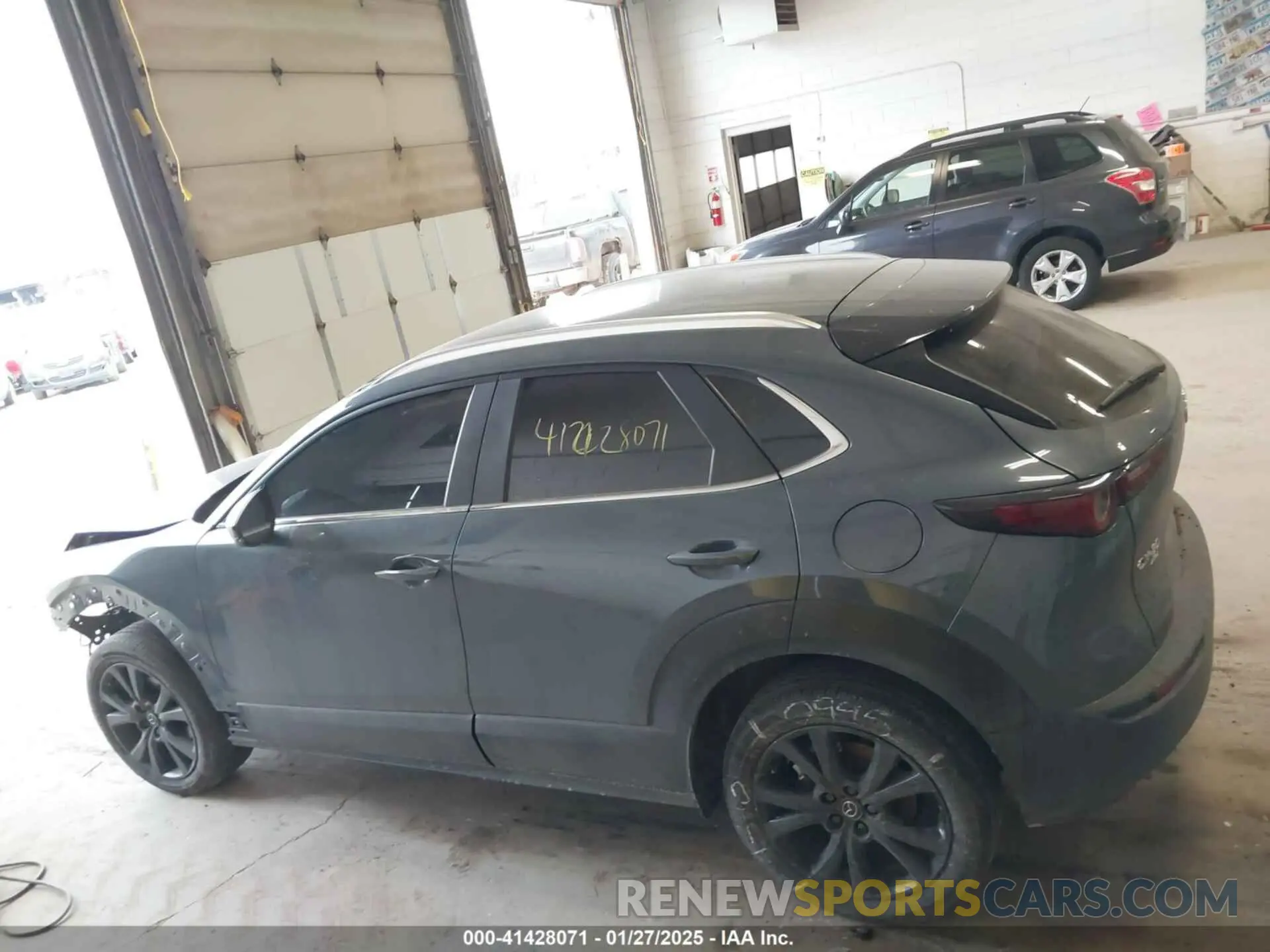 14 fotografías del automóvil dañado 3MVDMBCMXRM612697 MAZDA CX-30 2024